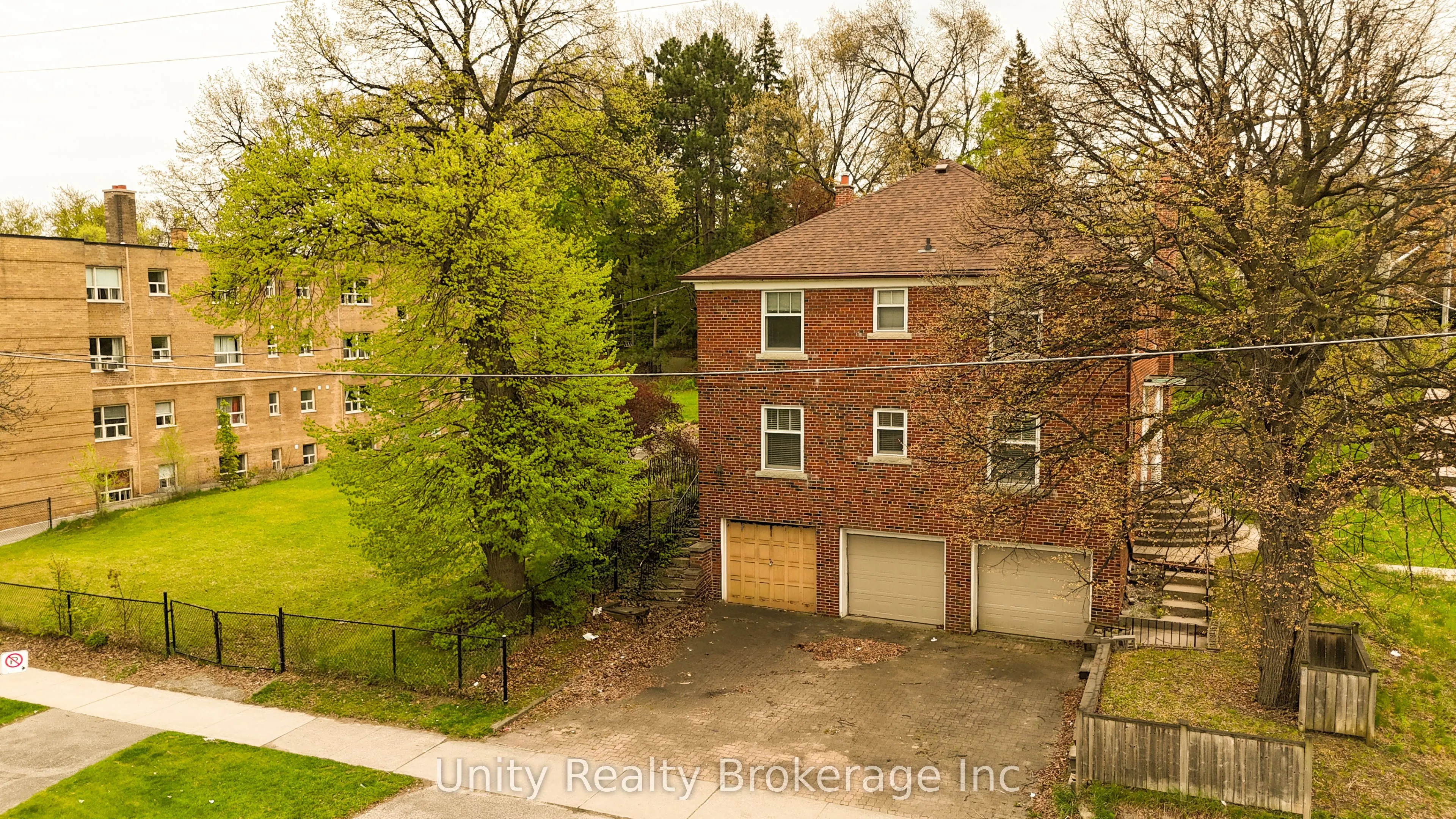 296 The Kingsway