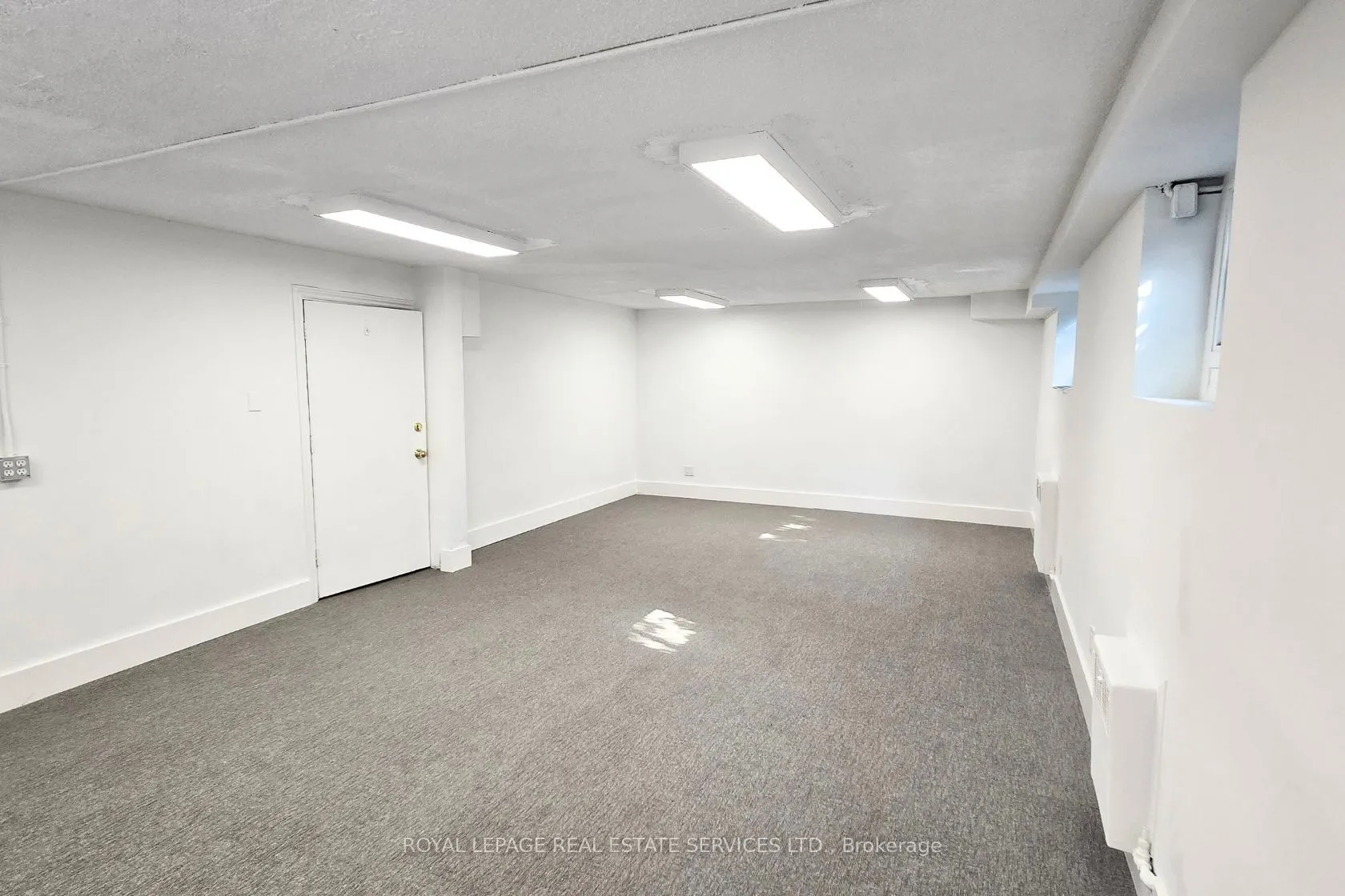 2842 Bloor Street W #L1