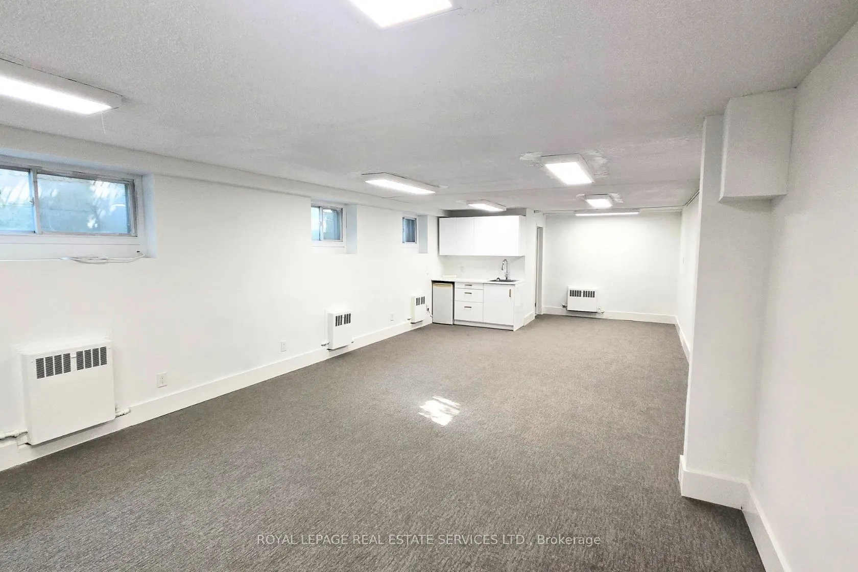 2842 Bloor Street W #L1