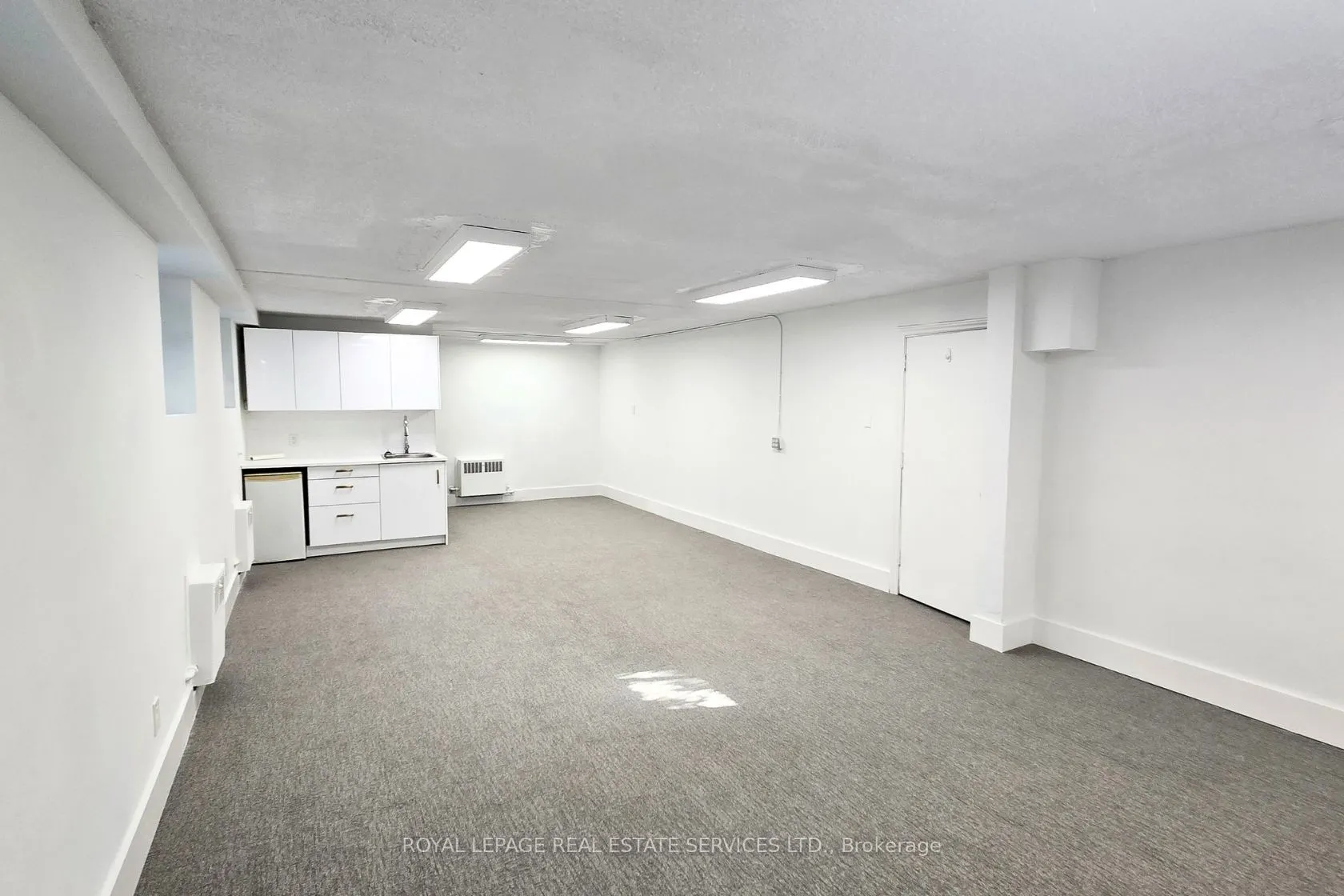 2842 Bloor Street W #L1