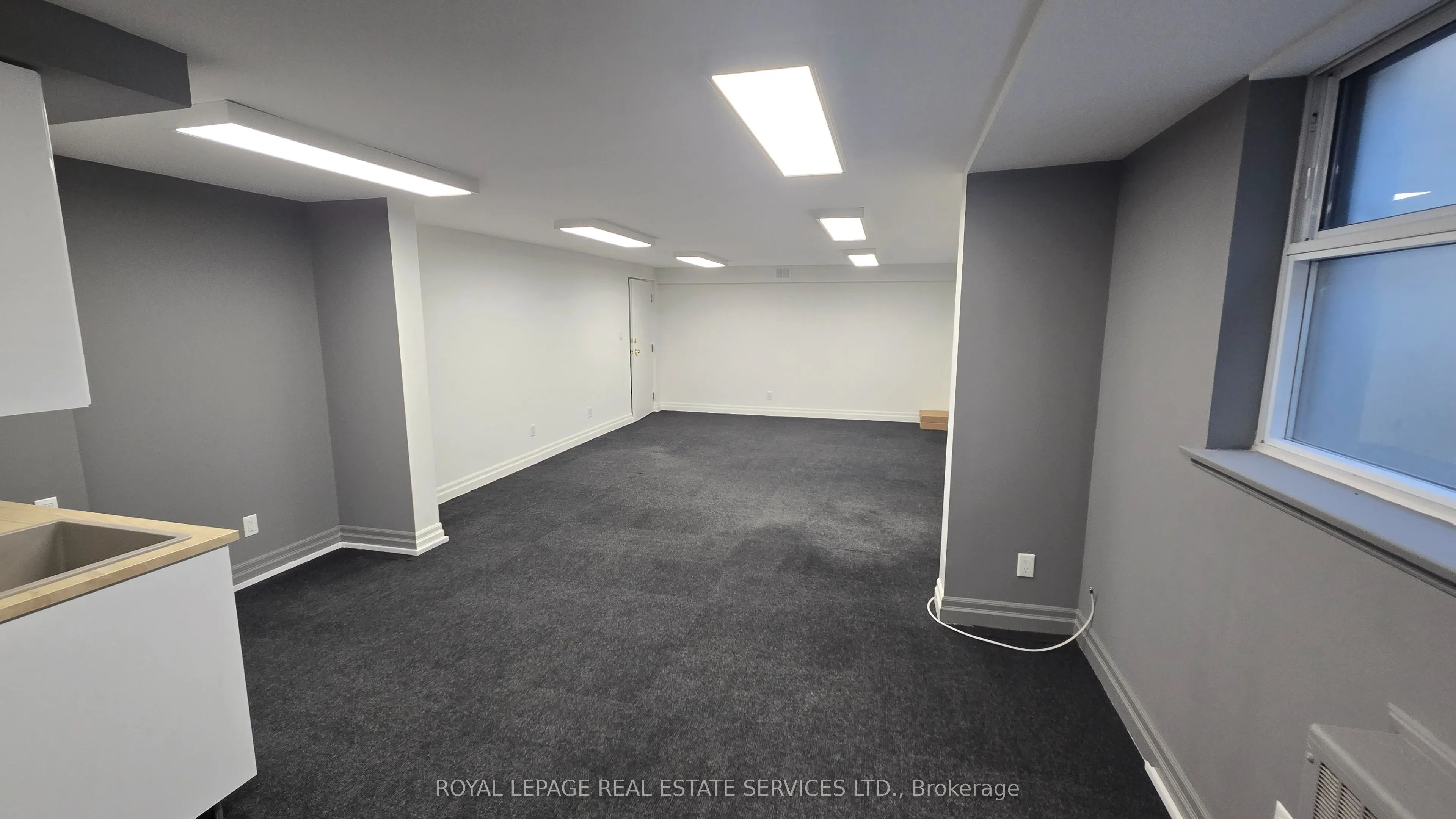 2842 Bloor Street W #L2