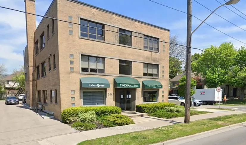 2842 Bloor Street W #L2