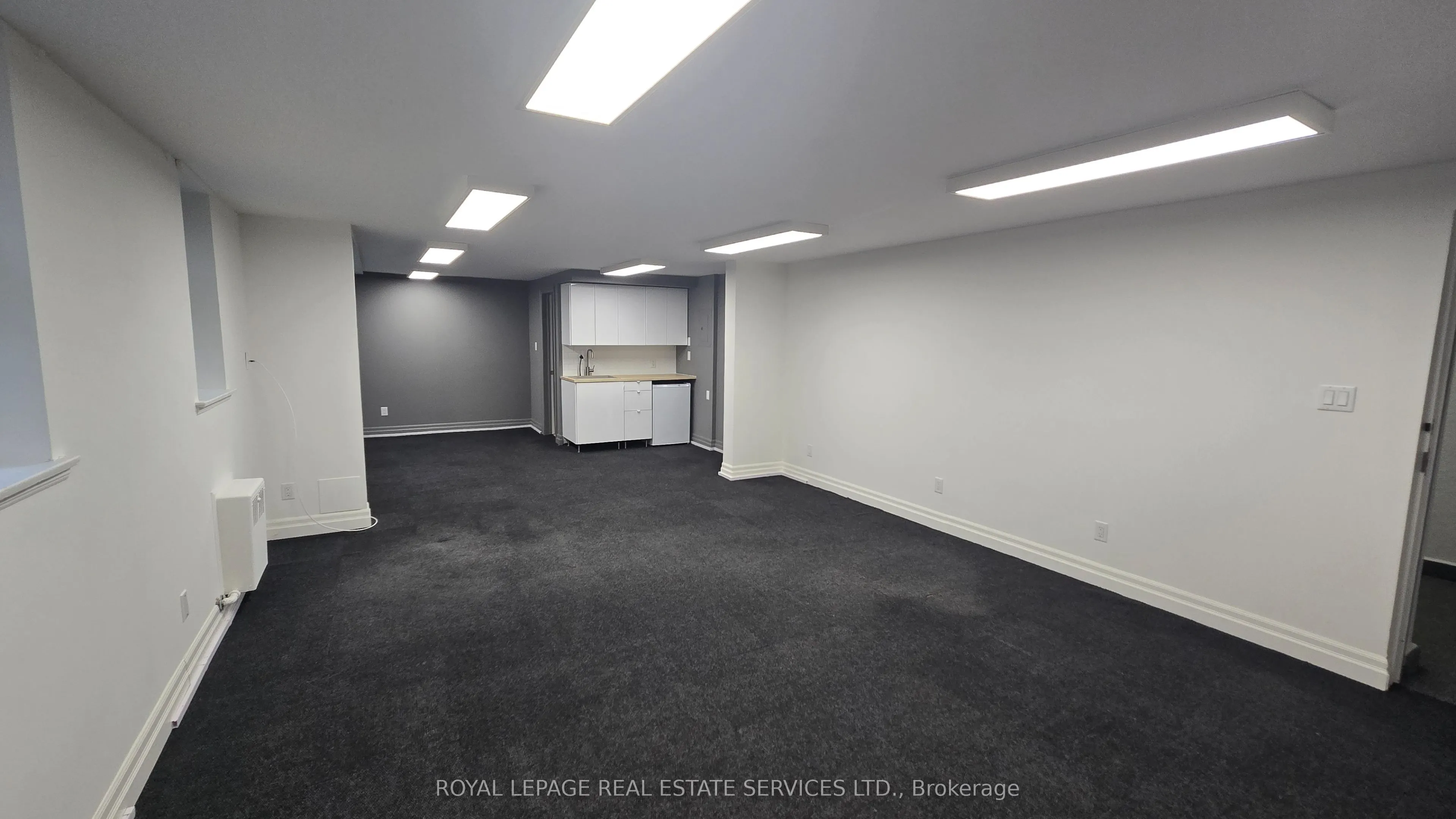 2842 Bloor Street W #L2