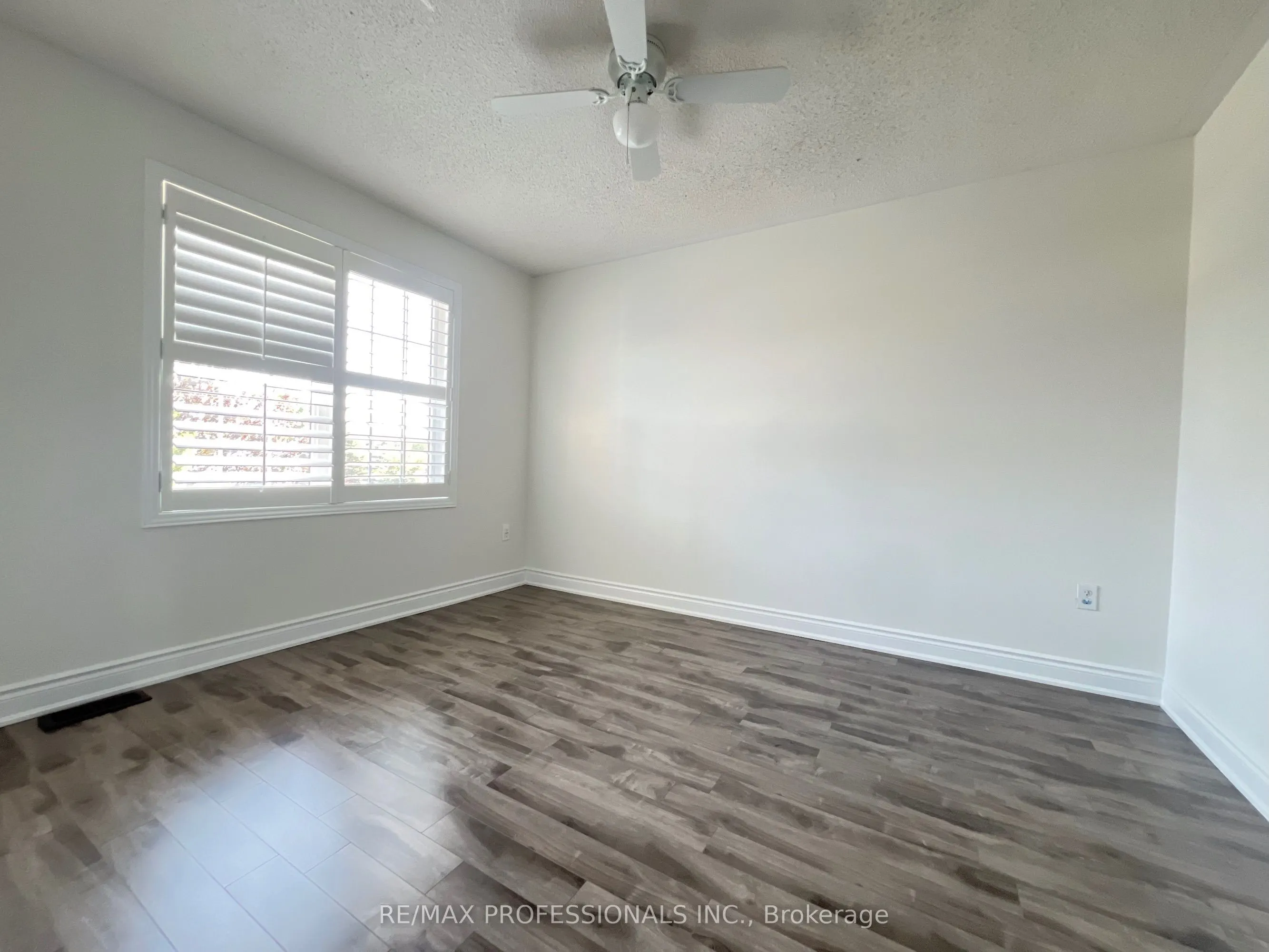 3895 Henrietta Way
