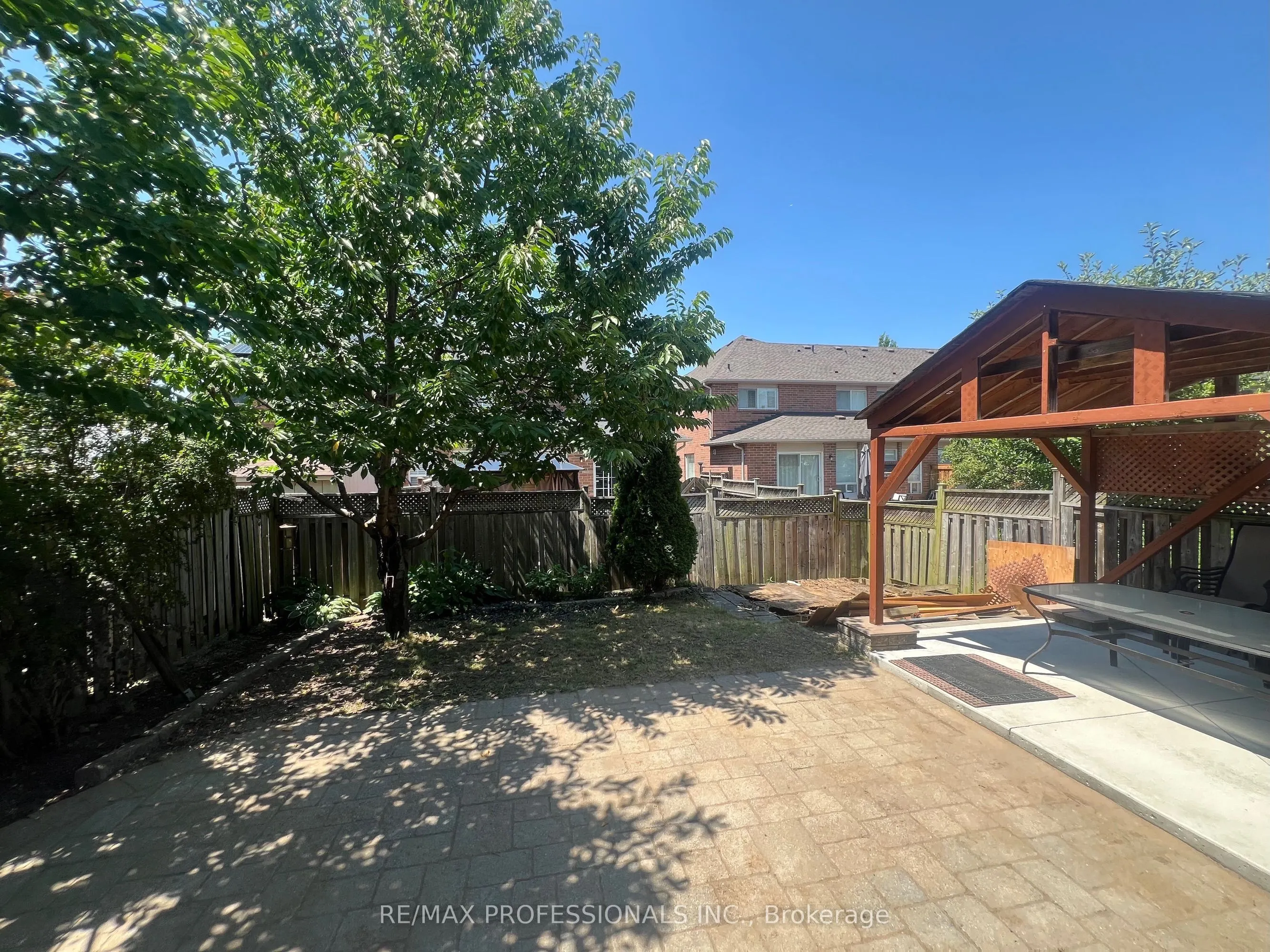 3895 Henrietta Way
