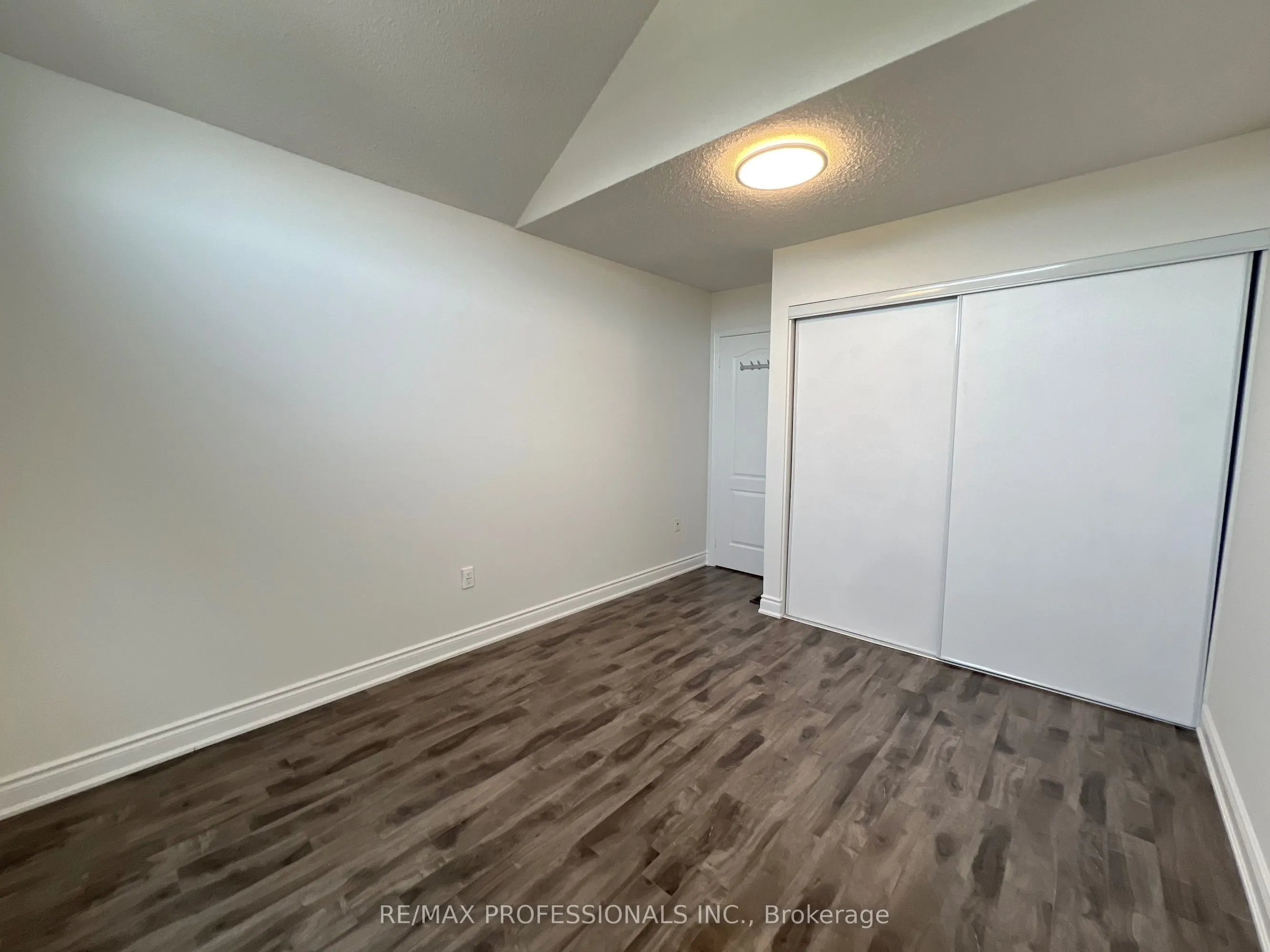 3895 Henrietta Way