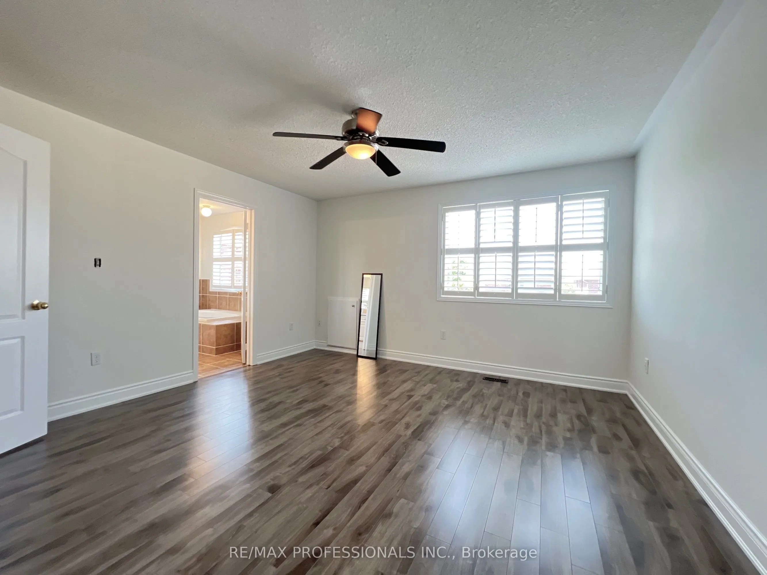 3895 Henrietta Way
