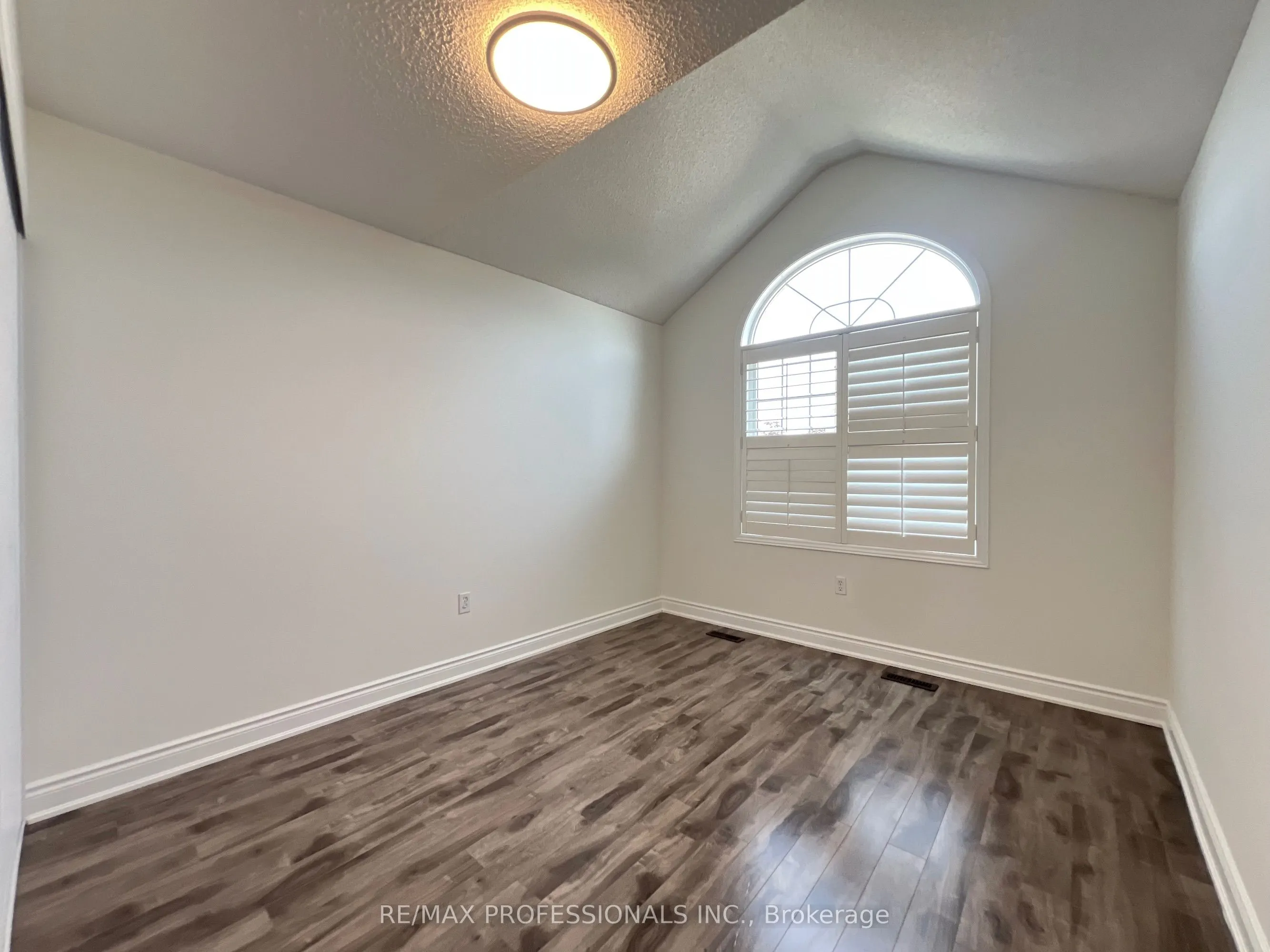 3895 Henrietta Way