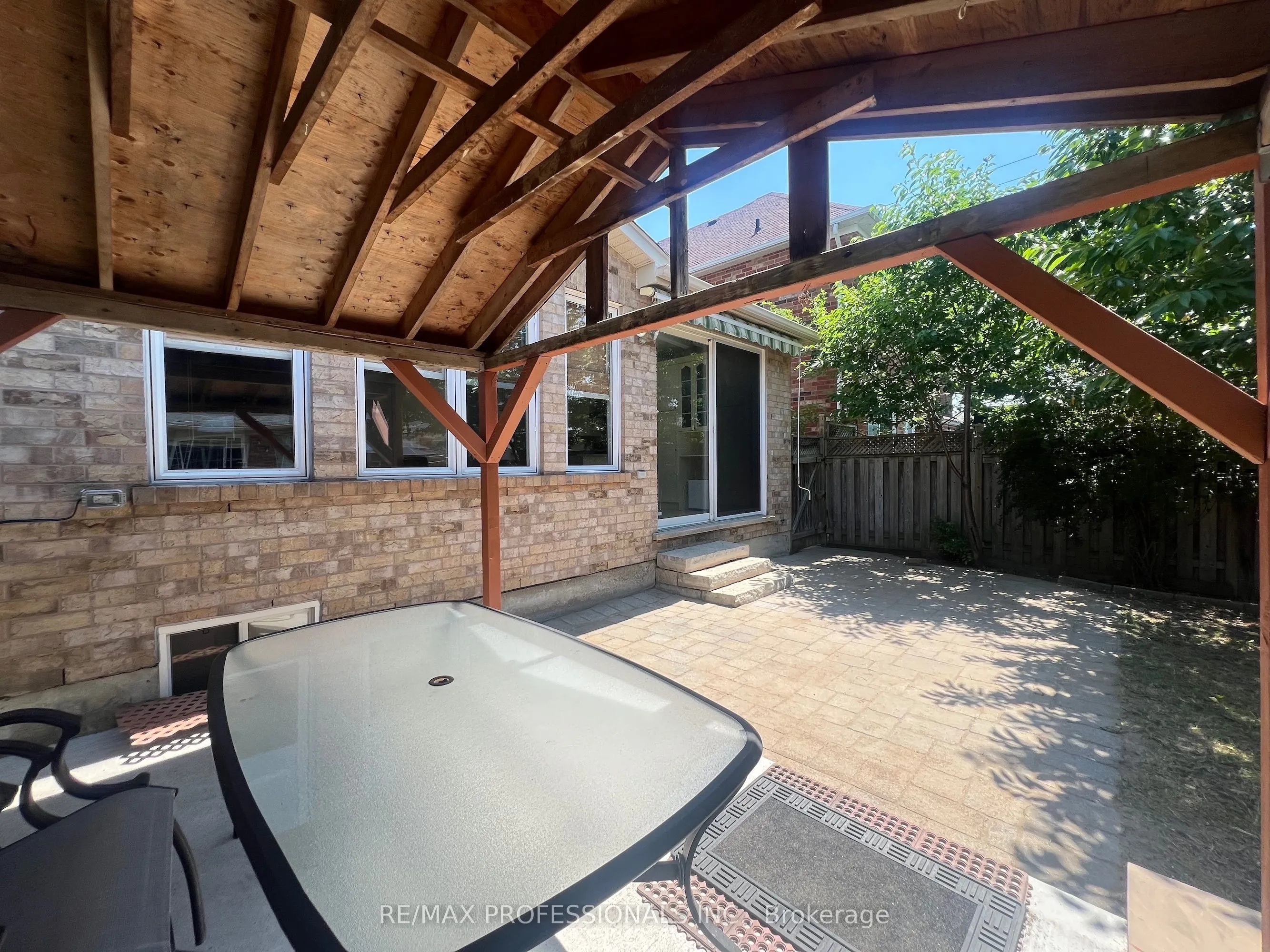 3895 Henrietta Way
