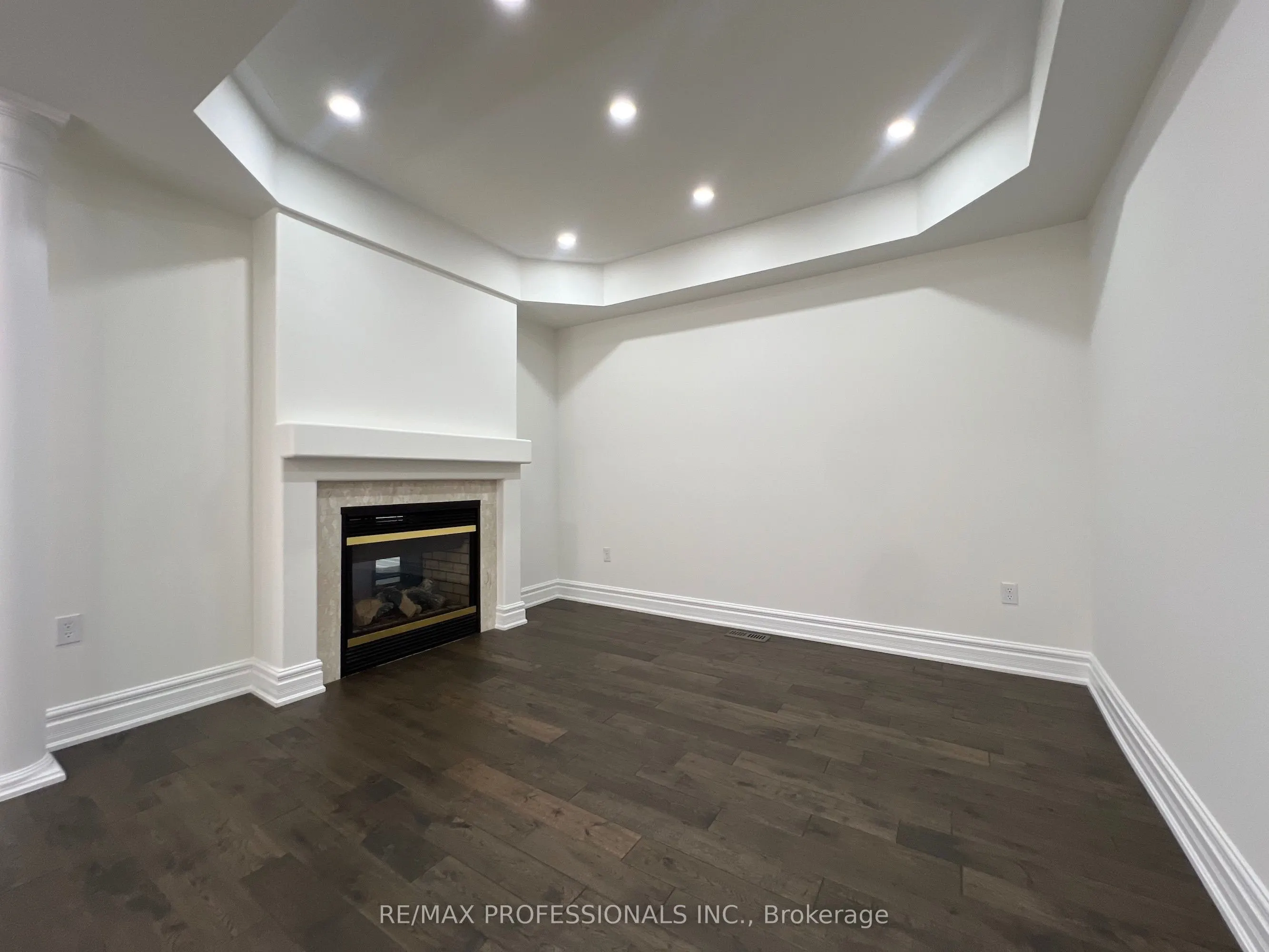 3895 Henrietta Way
