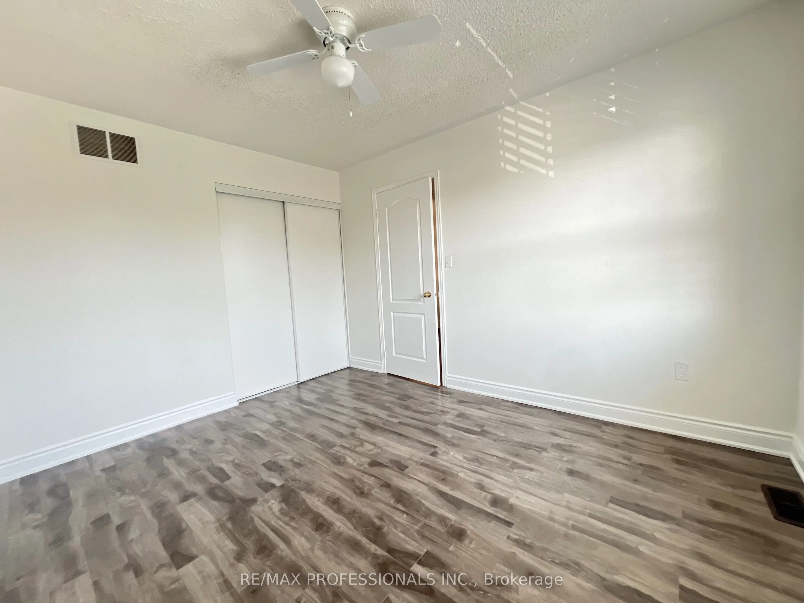 3895 Henrietta Way