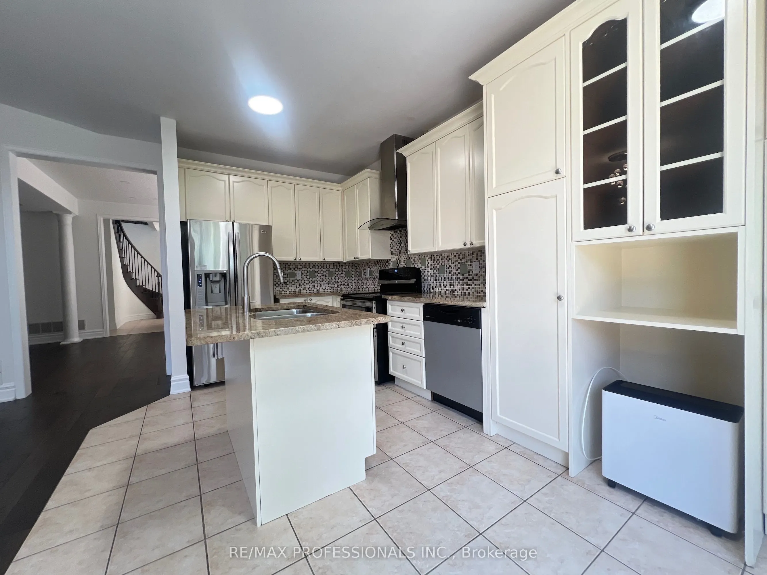 3895 Henrietta Way