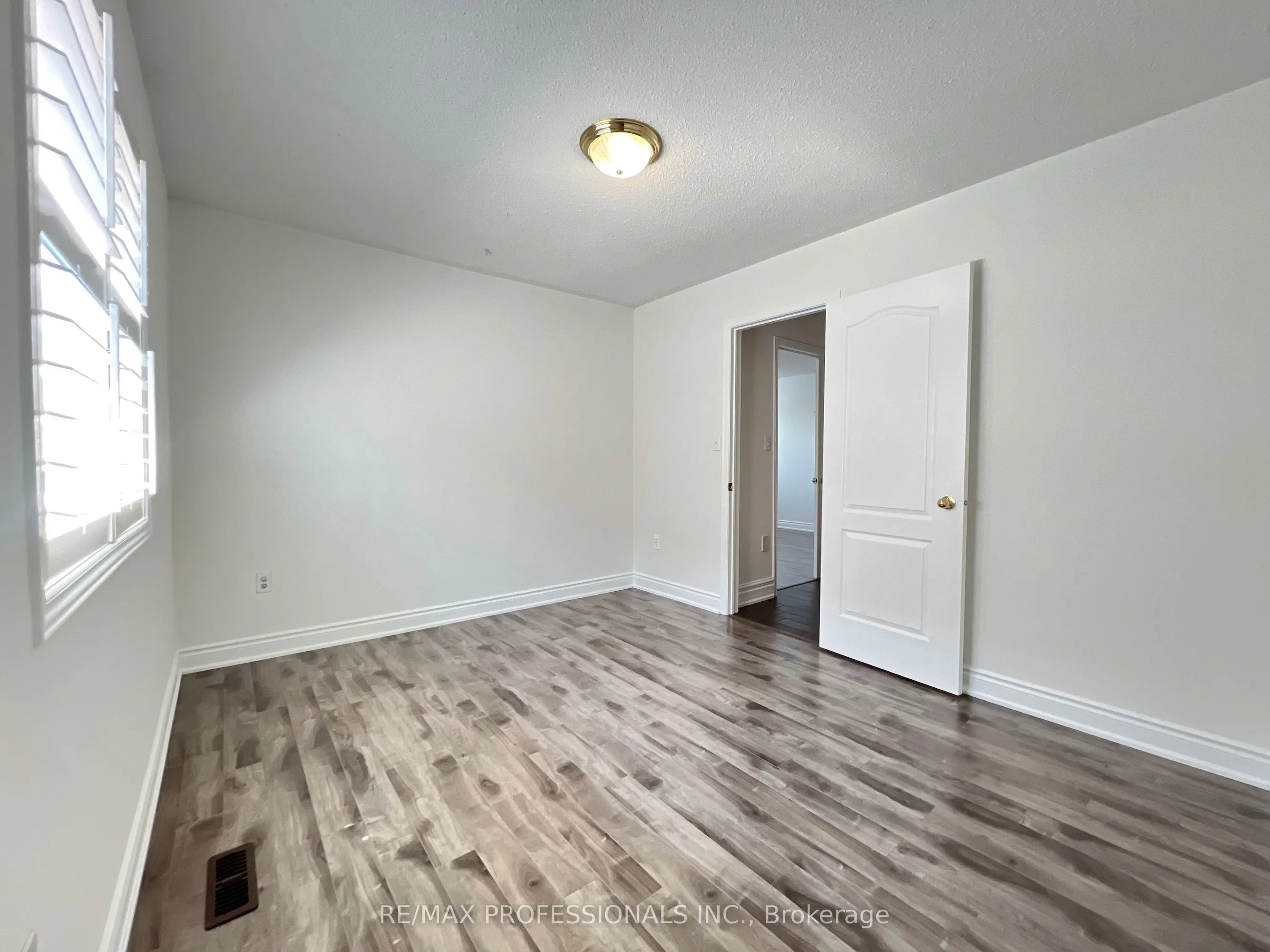 3895 Henrietta Way