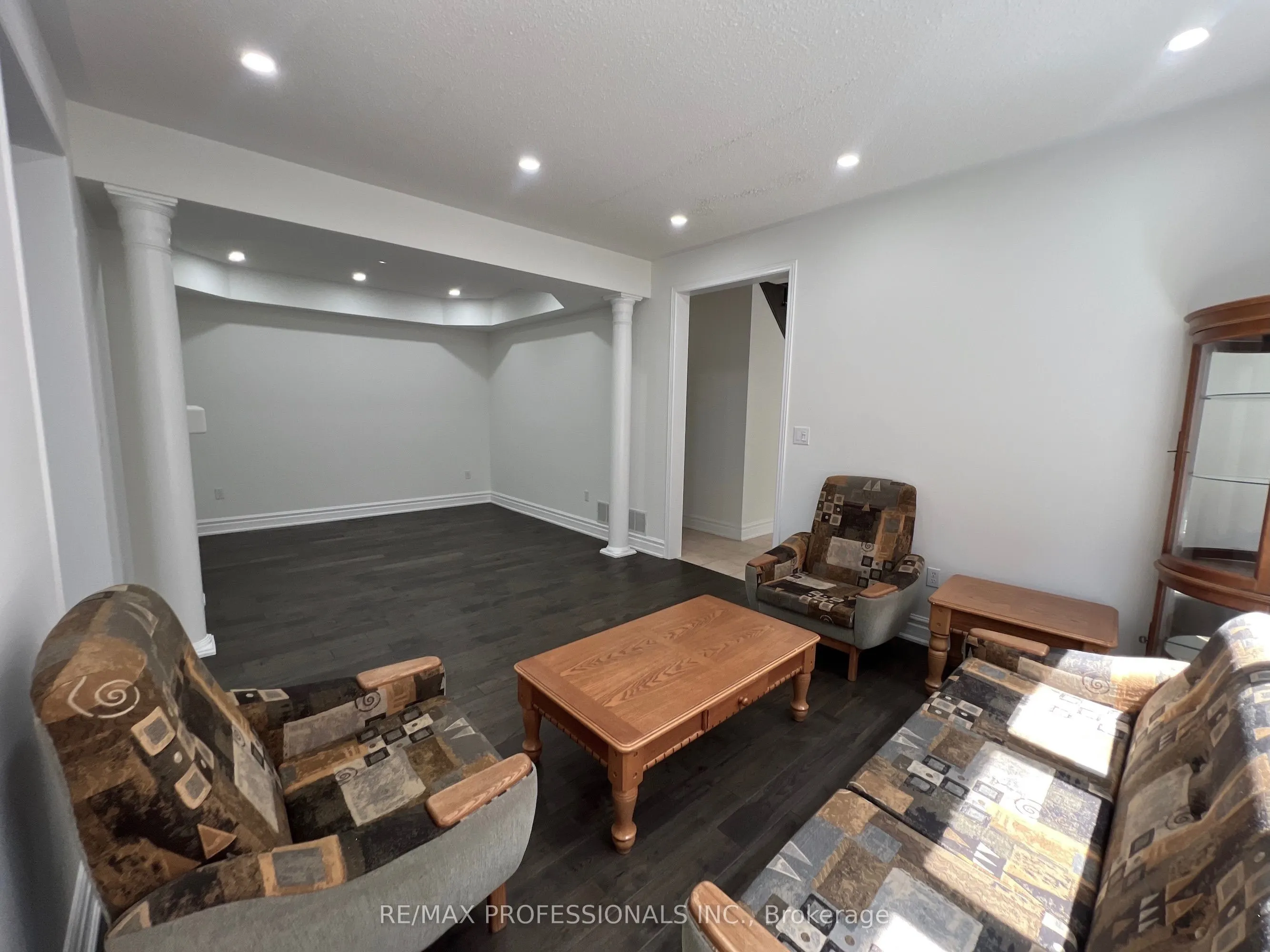 3895 Henrietta Way