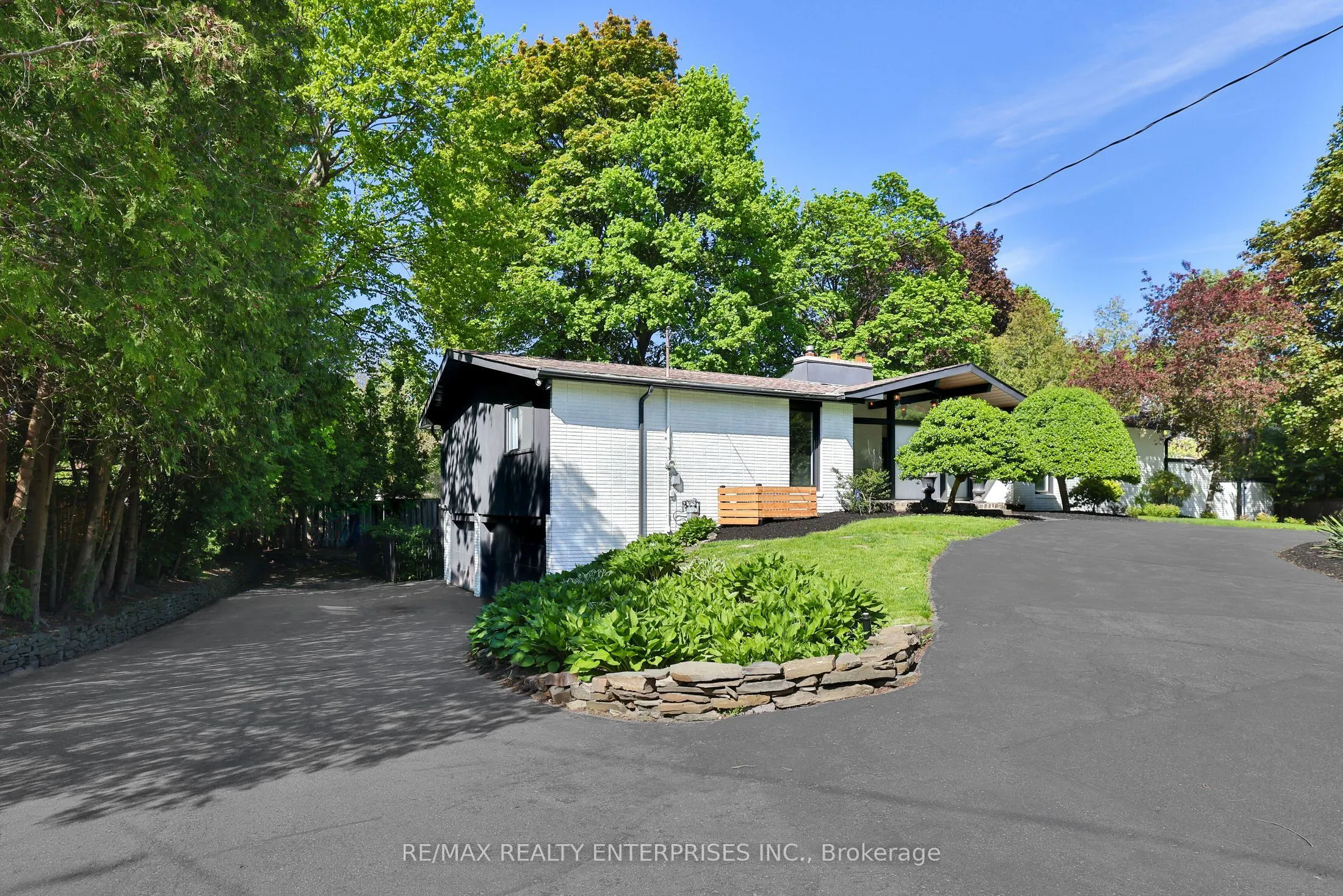 625 Sir Richards Road