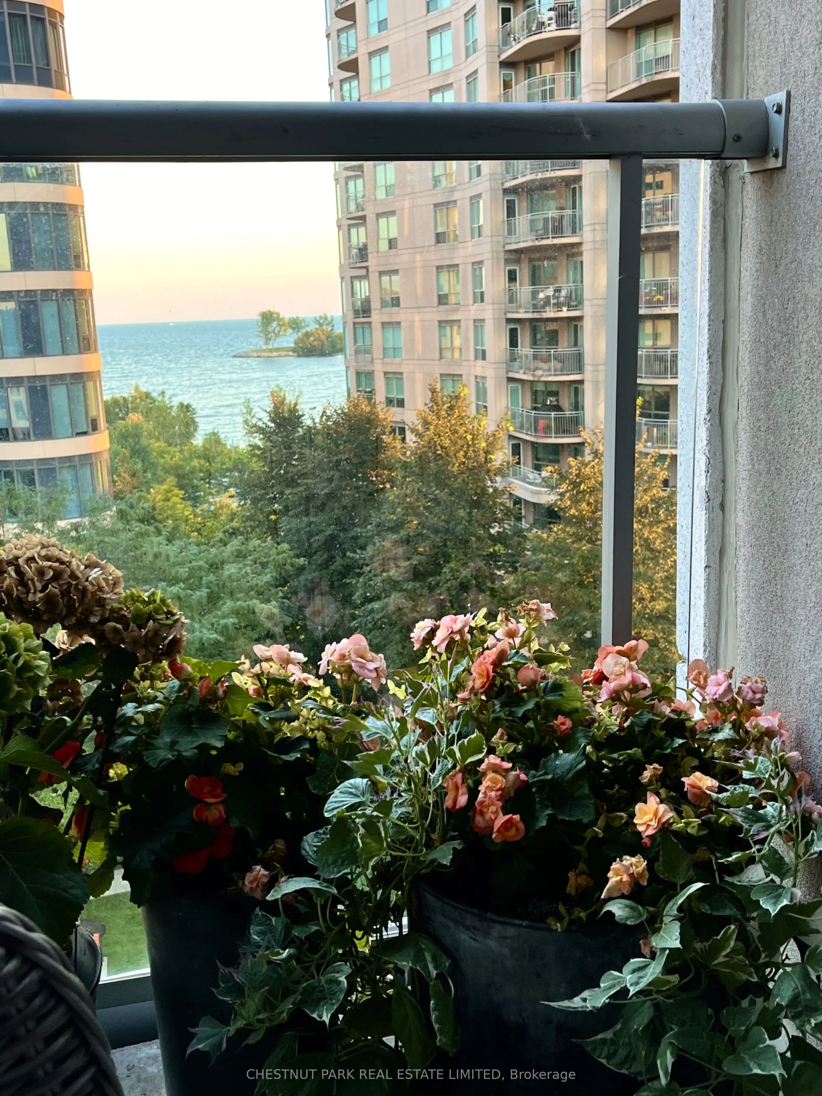 2087 Lake Shore Boulevard W #604