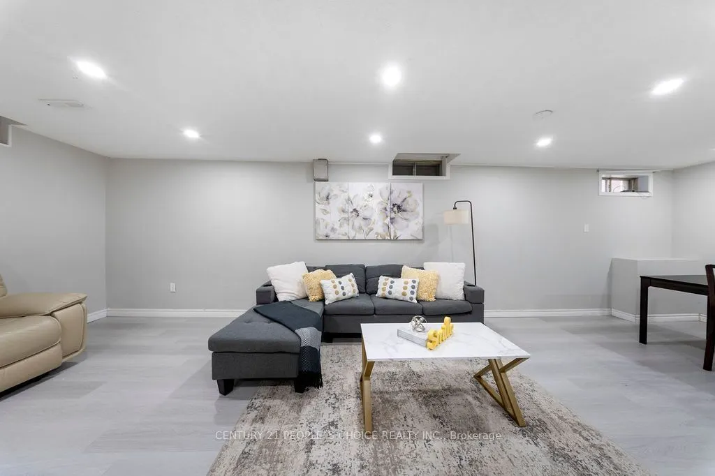 4053 Trapper Crescent