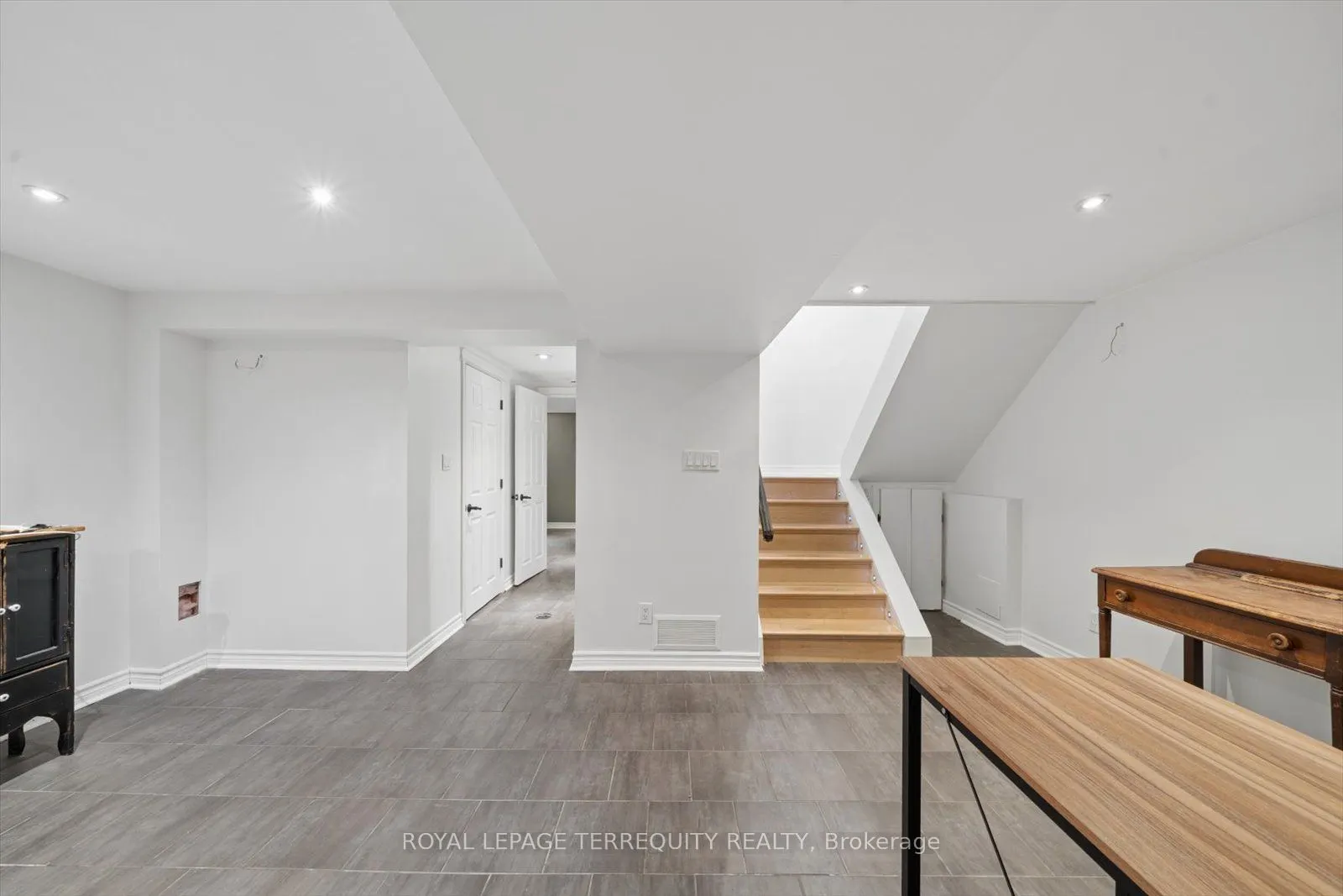 1825 Hyde Mill Crescent #26