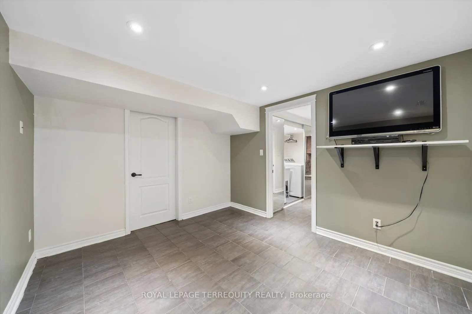 1825 Hyde Mill Crescent #26
