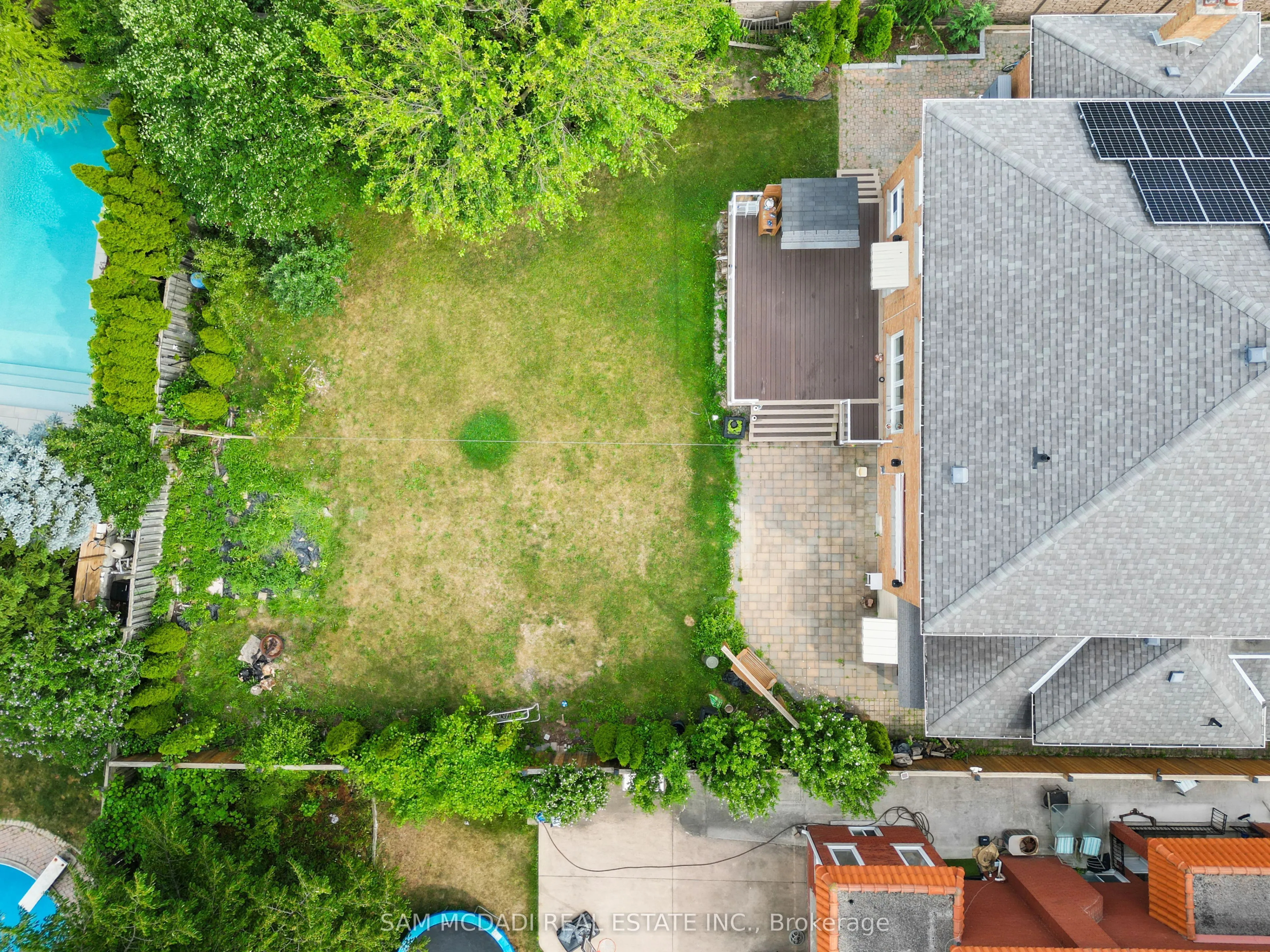 2339 Glengarry Road