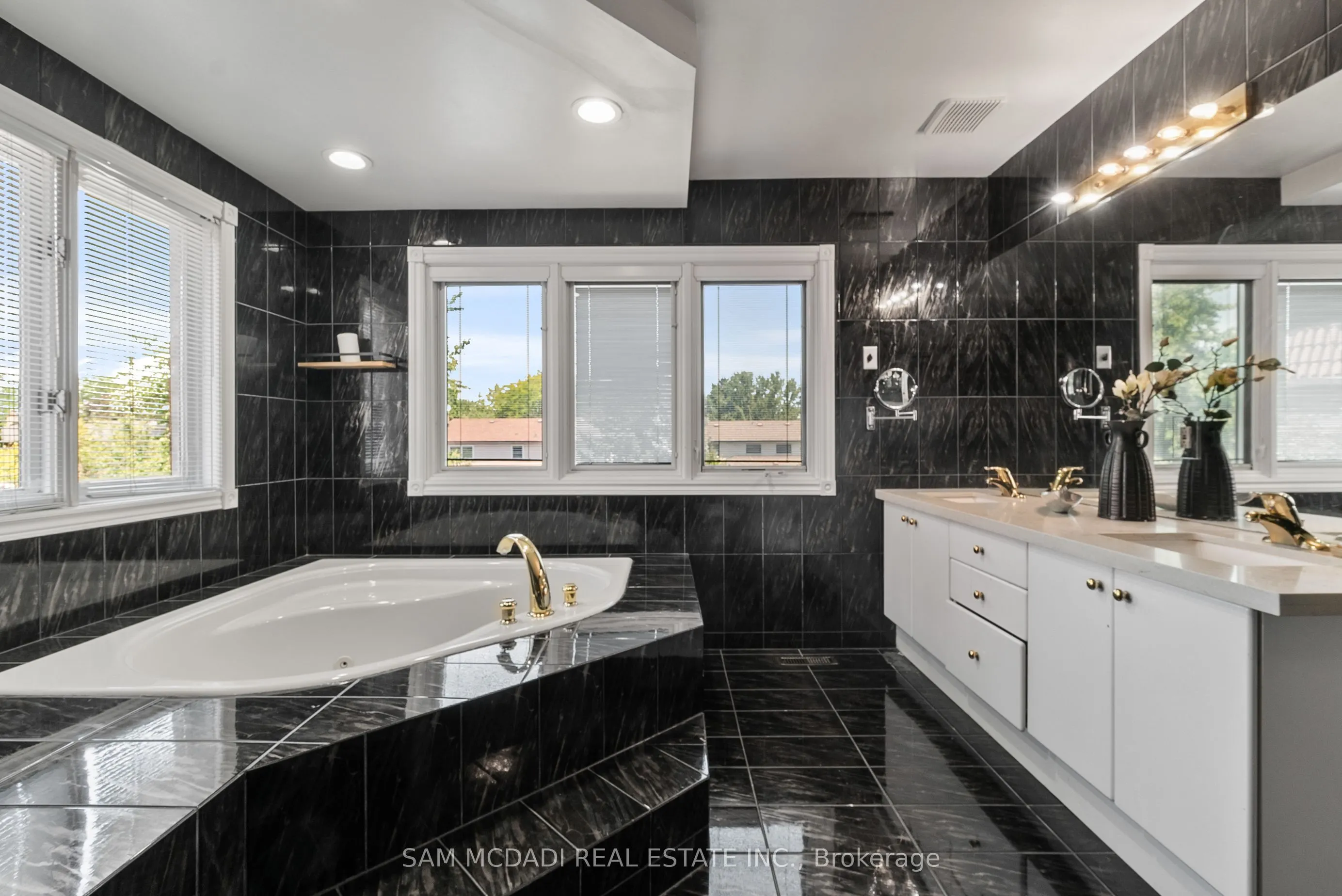 2339 Glengarry Road