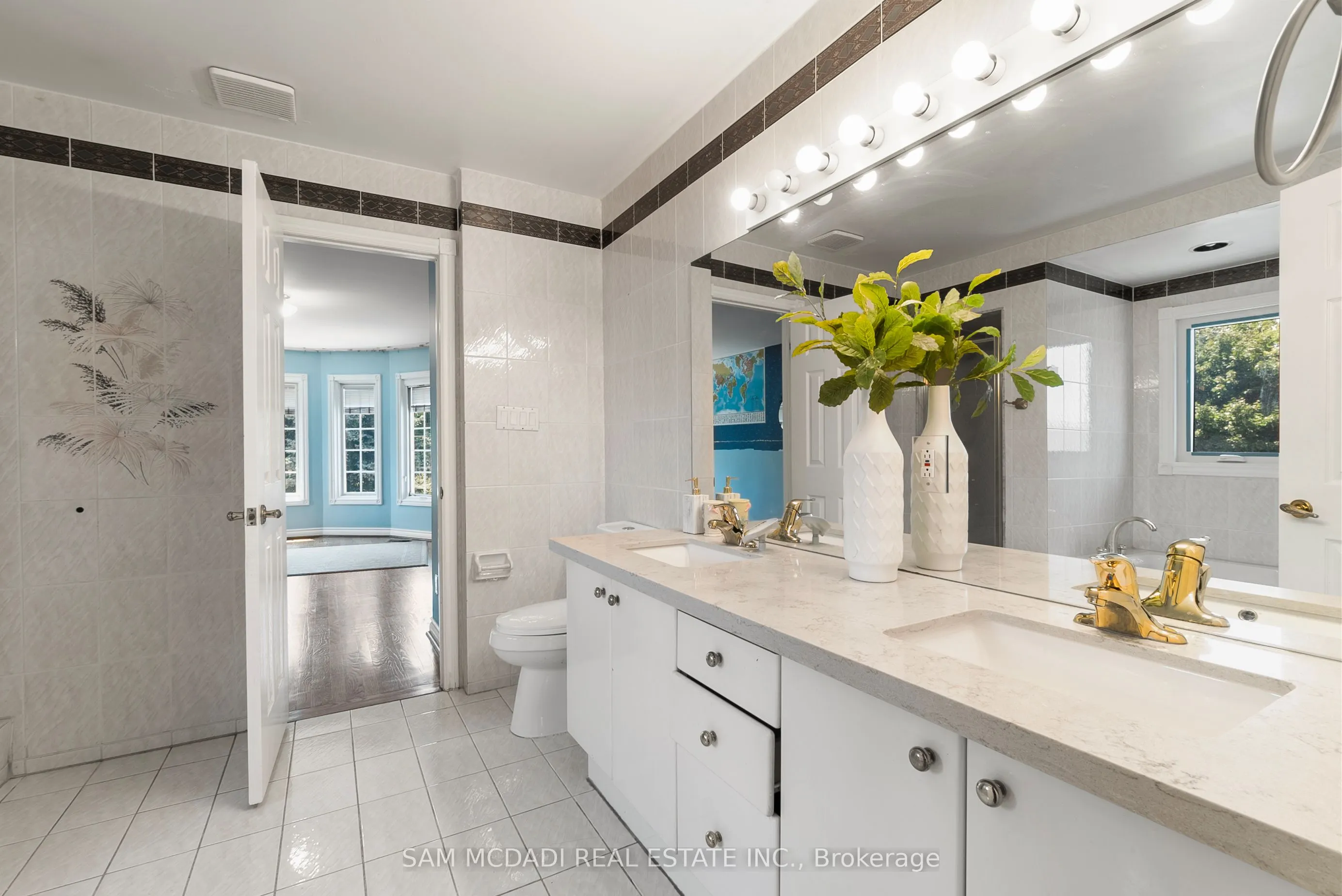 2339 Glengarry Road