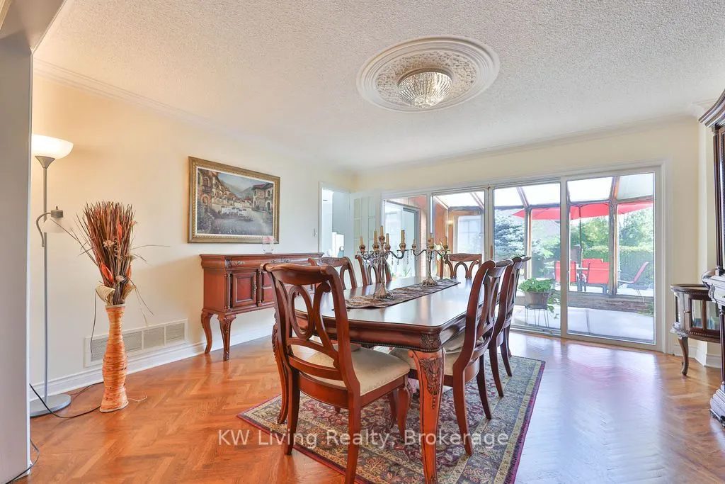1070 Geran Crescent