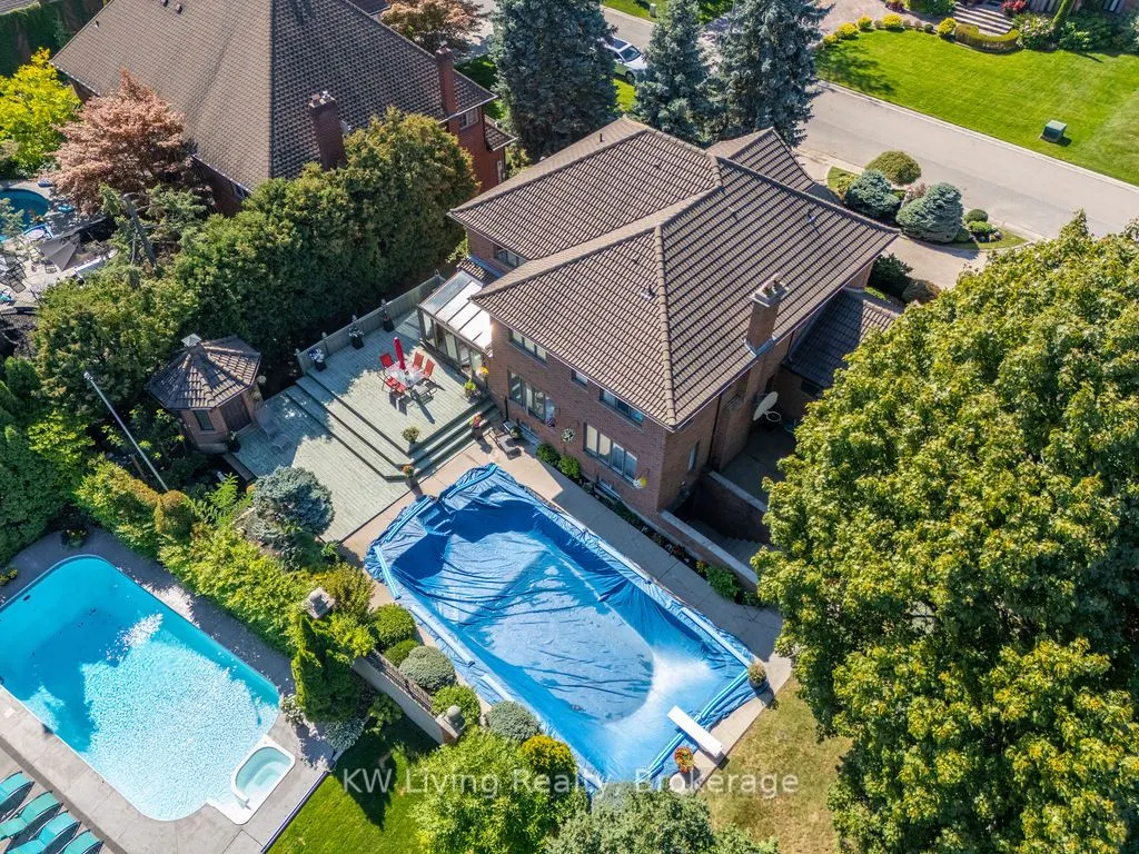 1070 Geran Crescent