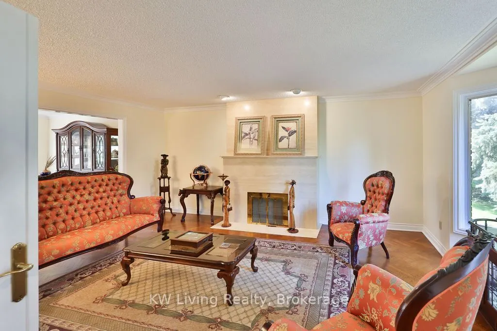 1070 Geran Crescent