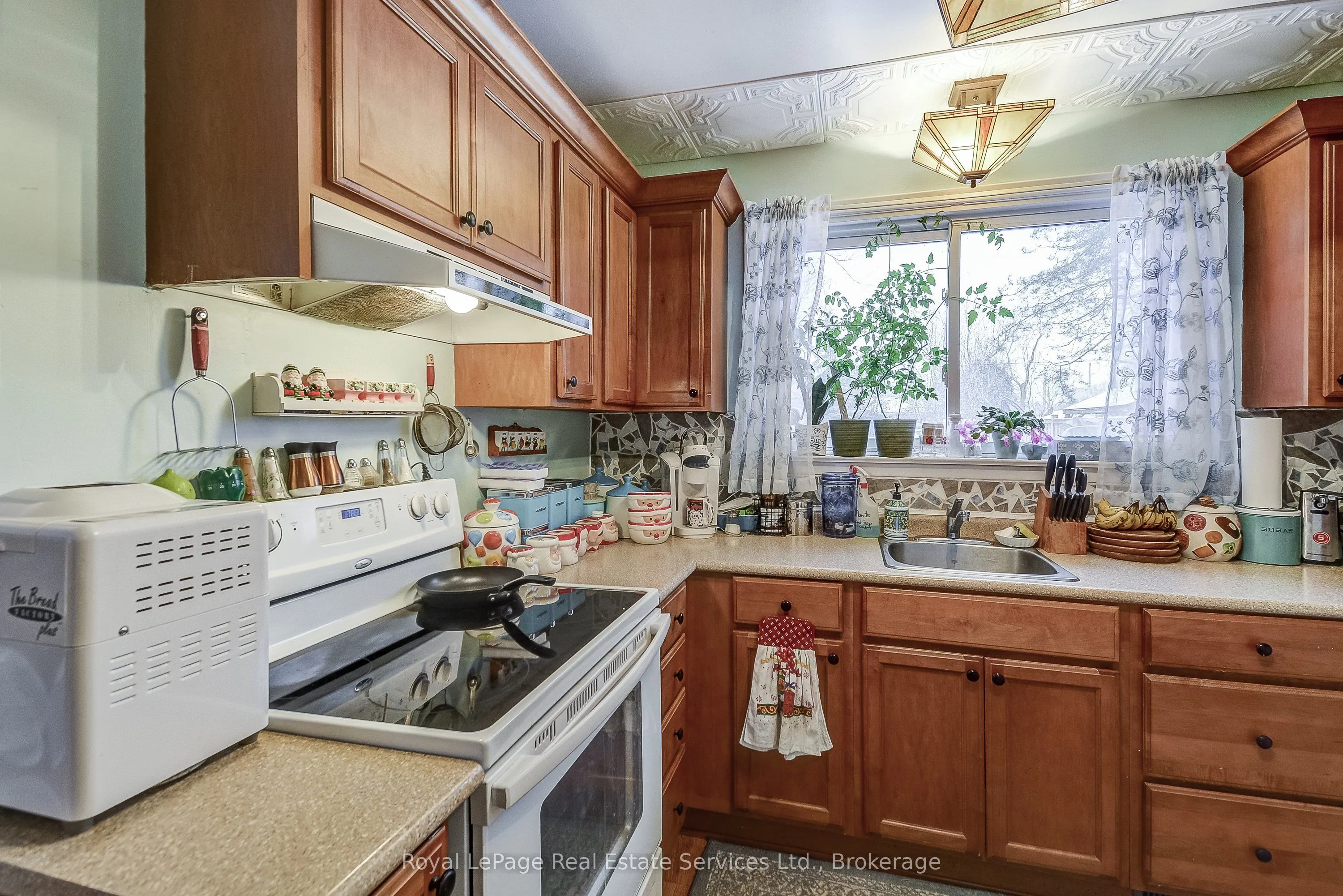 144 Heslop Road