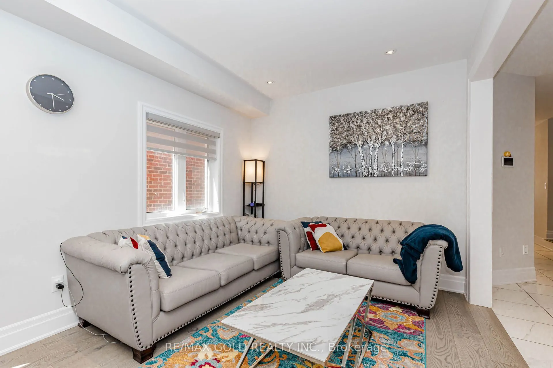 7 Overstone Road