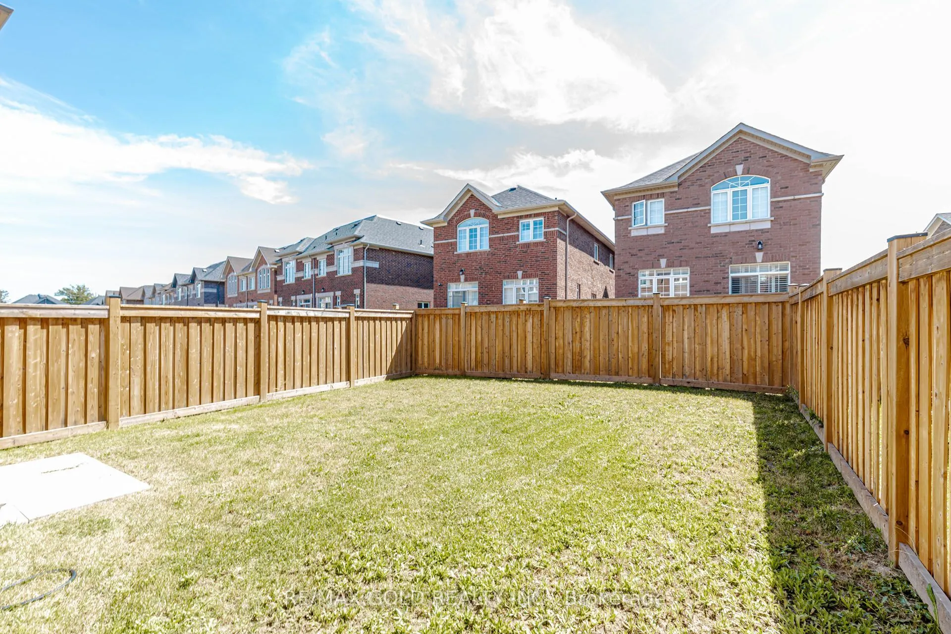 7 Overstone Road