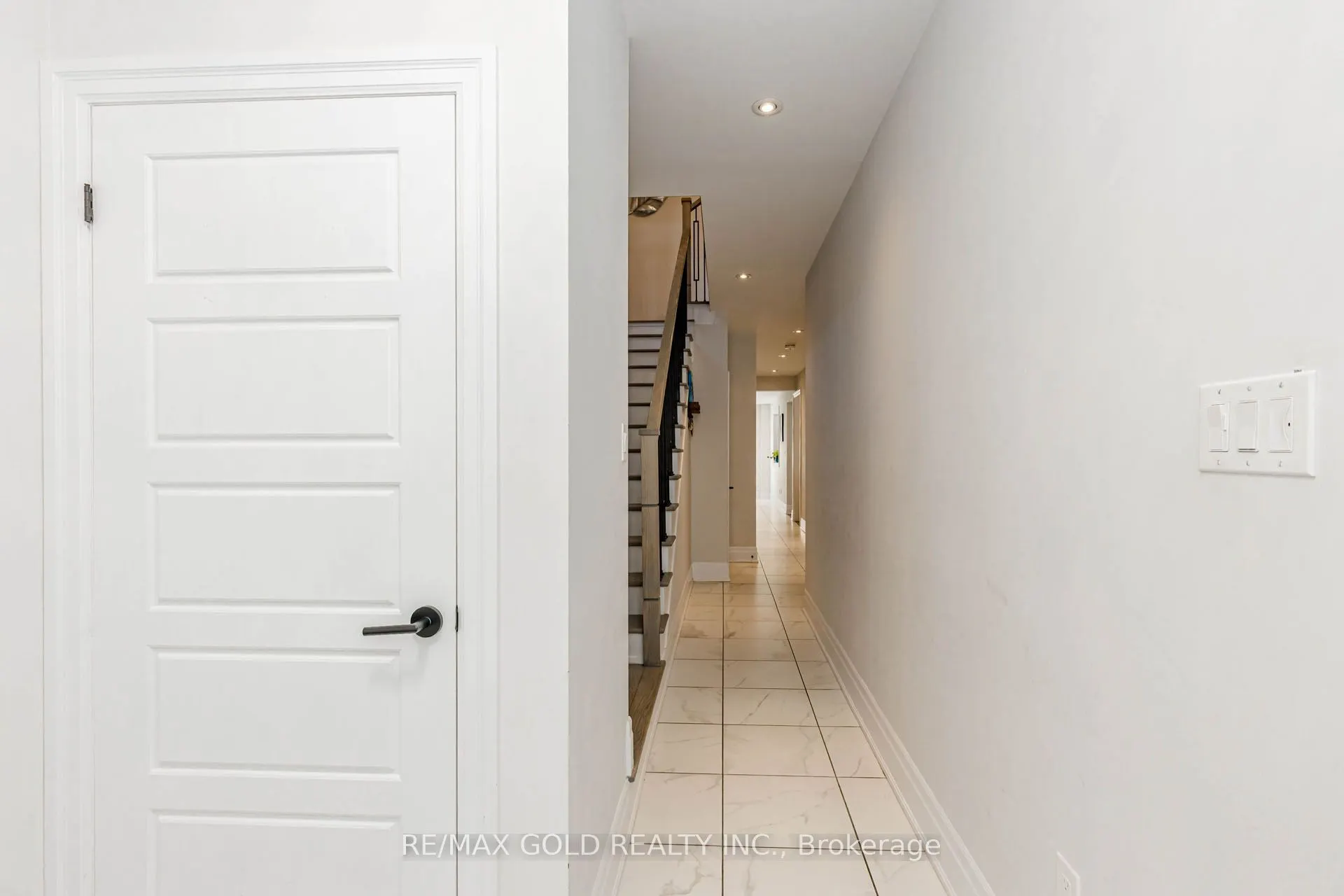 7 Overstone Road