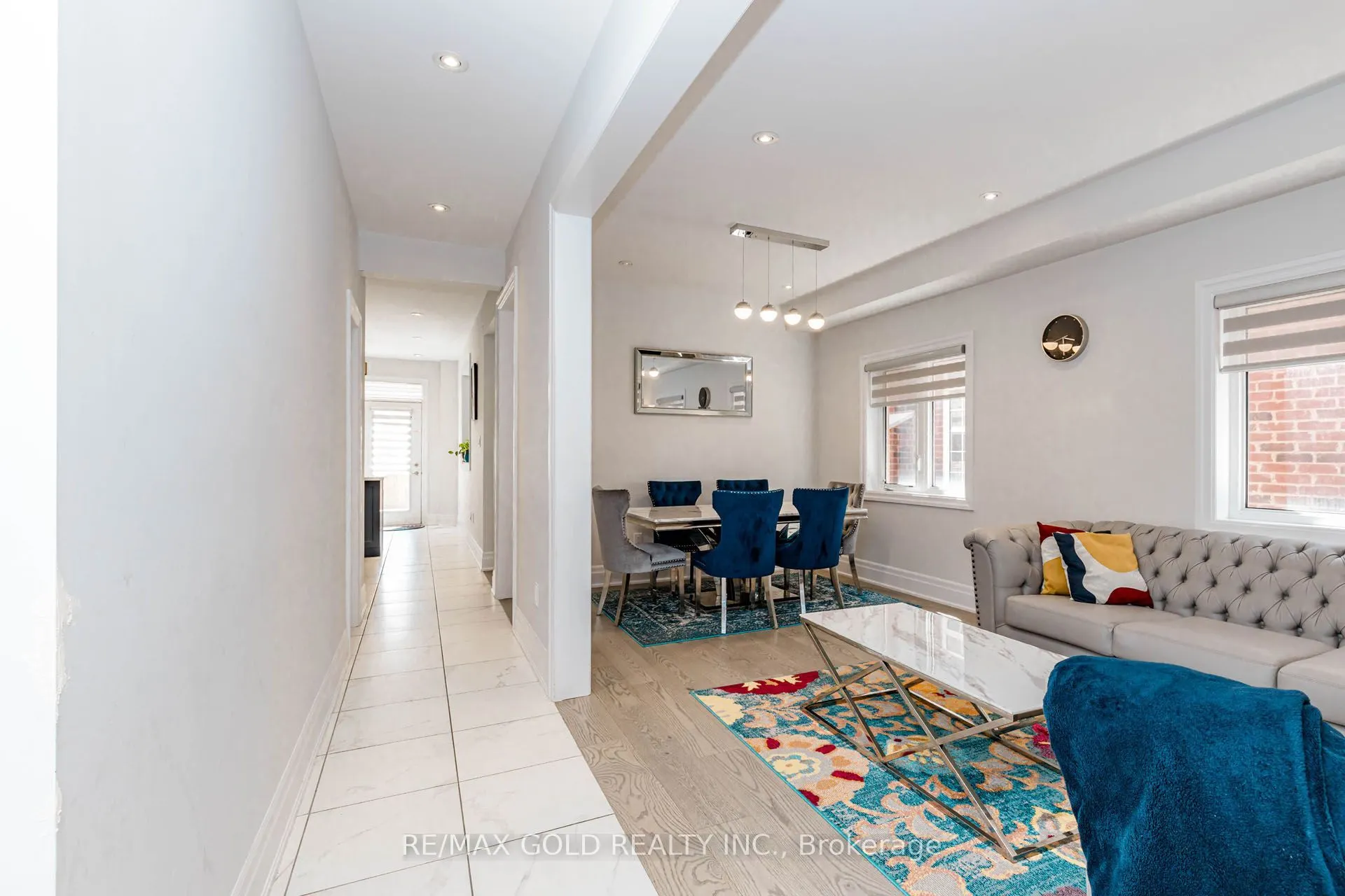 7 Overstone Road
