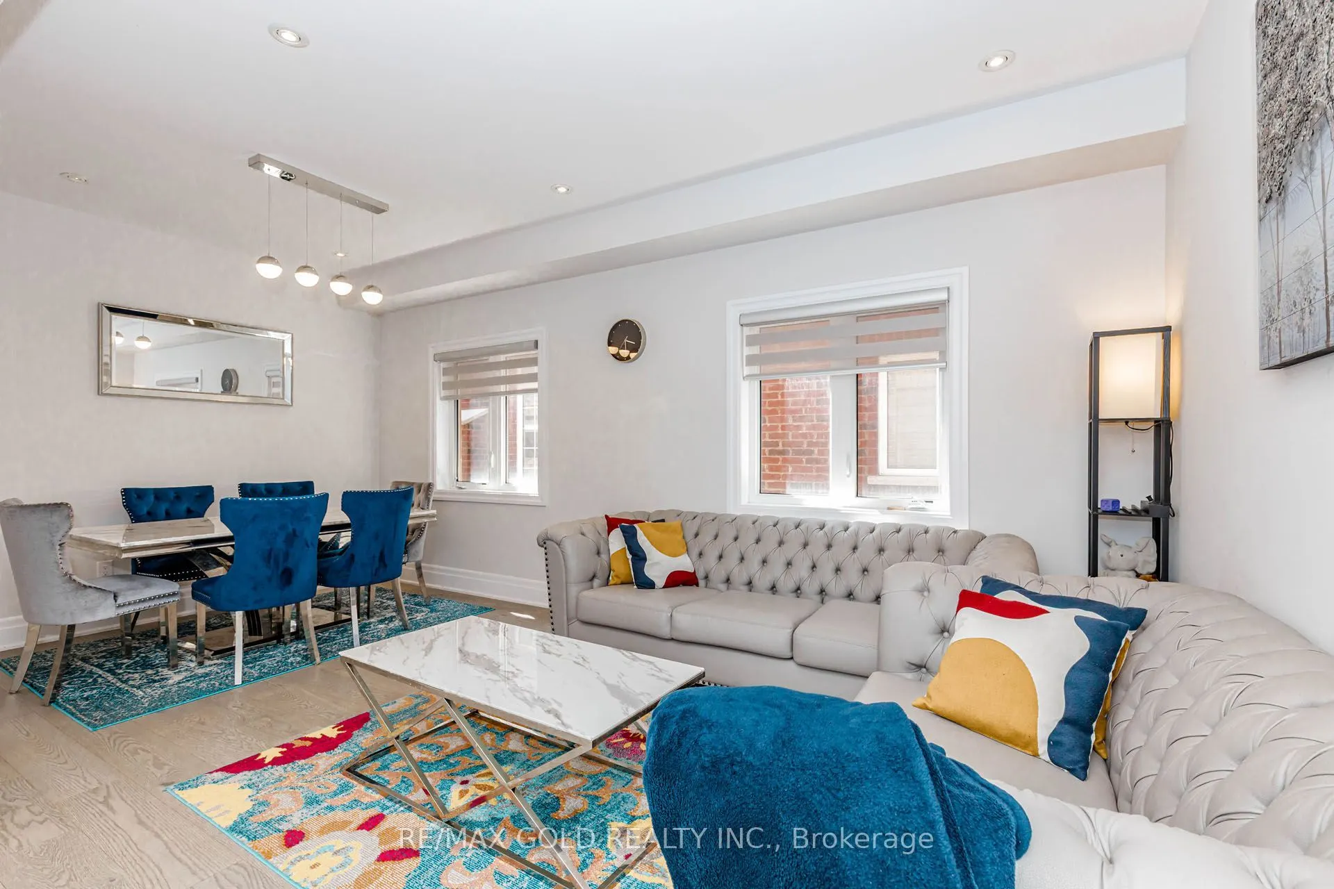 7 Overstone Road