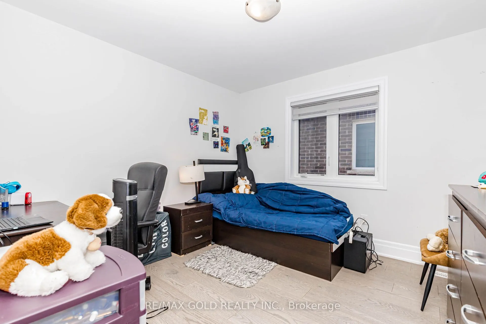 7 Overstone Road