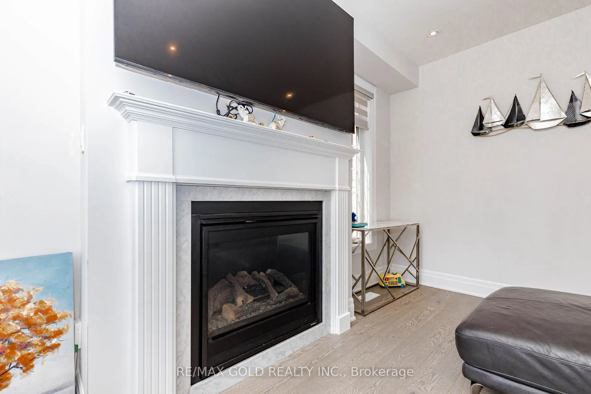7 Overstone Road