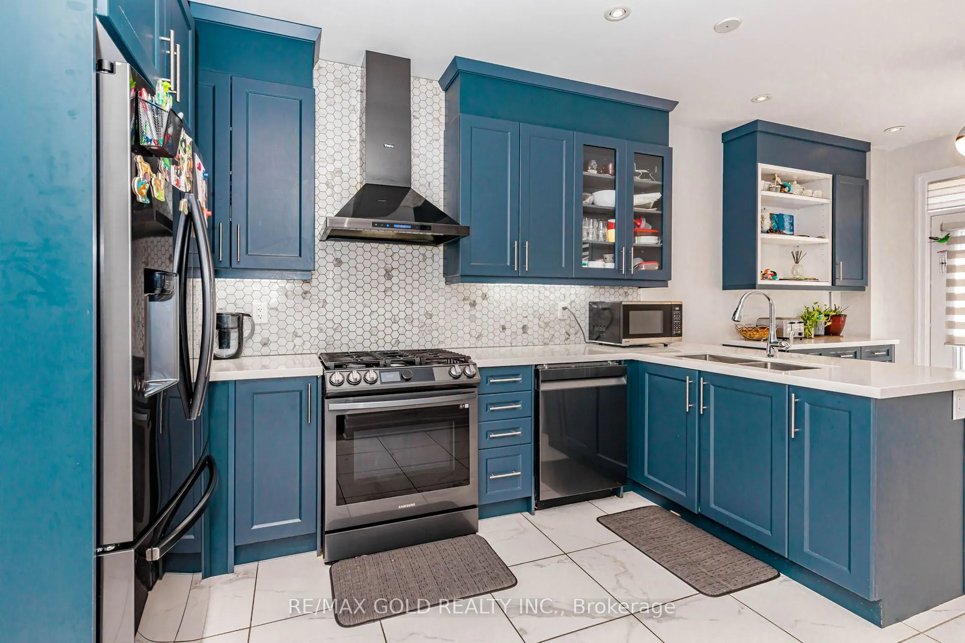 7 Overstone Road