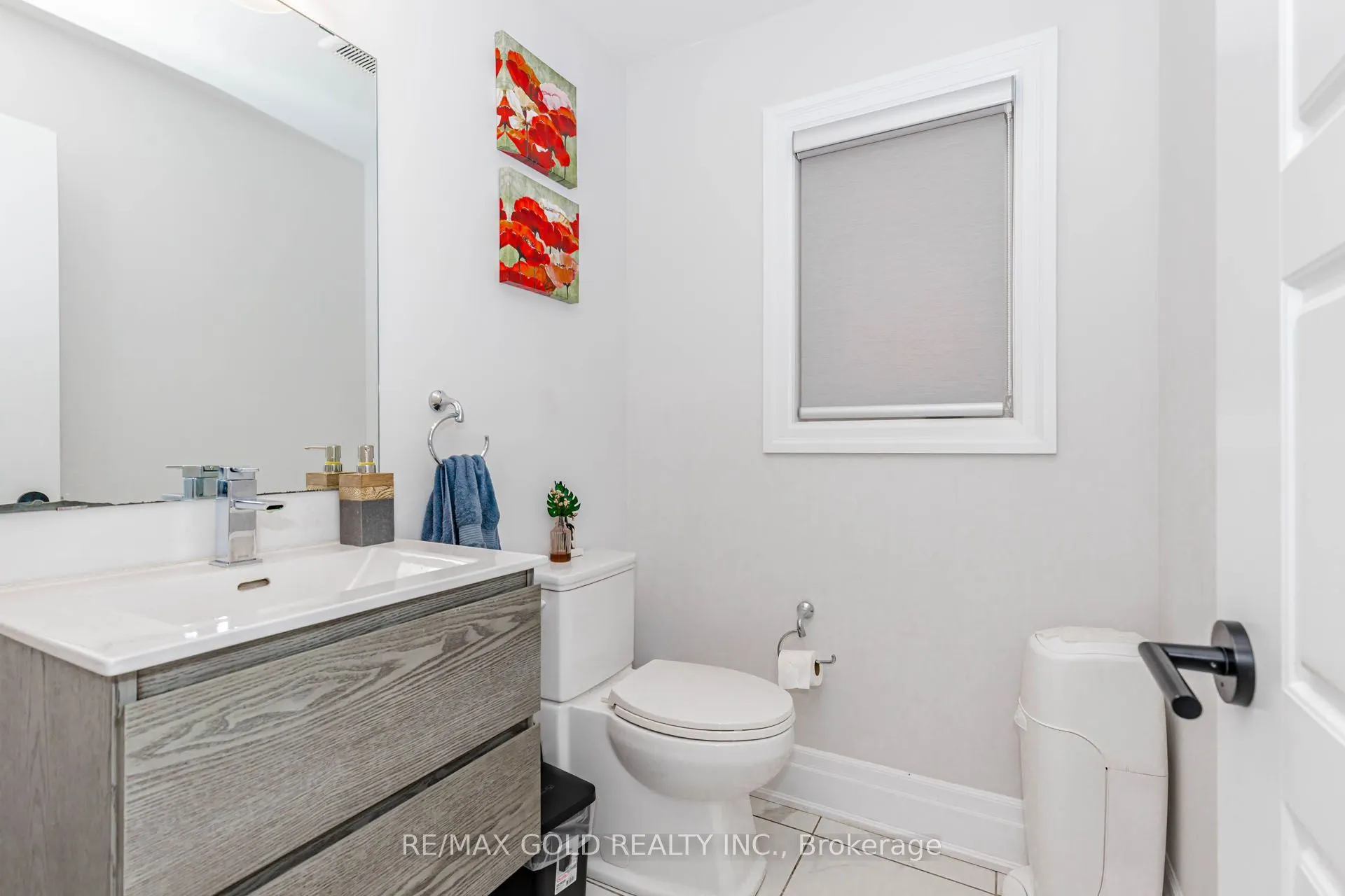 7 Overstone Road