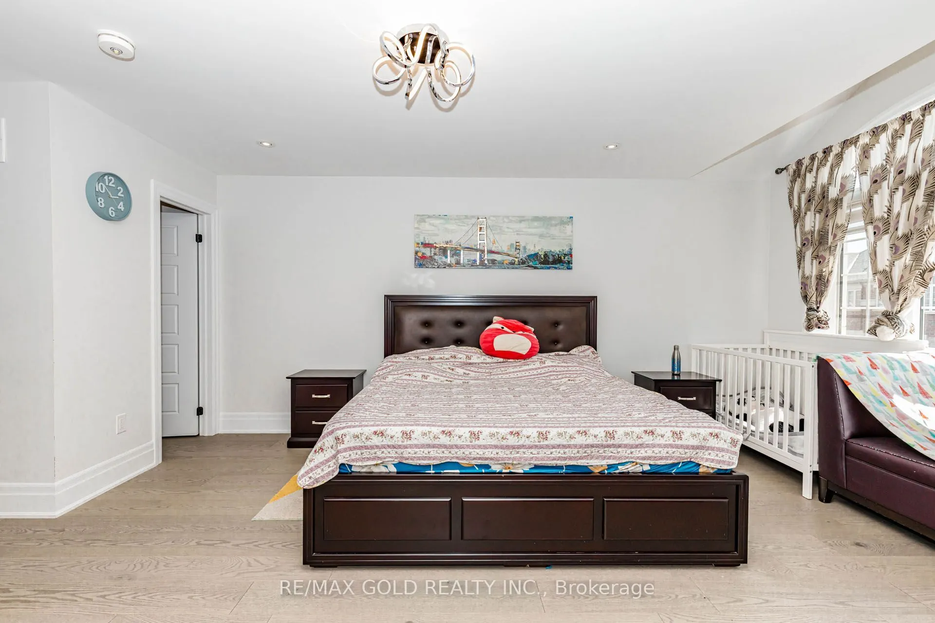 7 Overstone Road