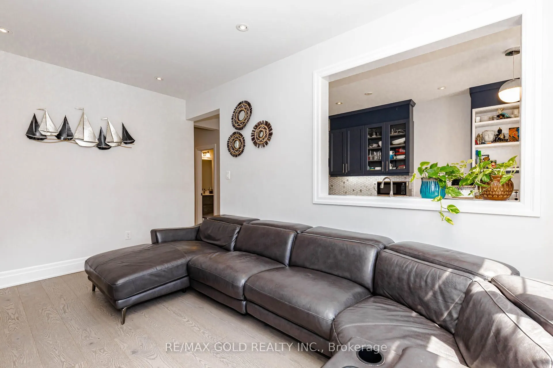 7 Overstone Road