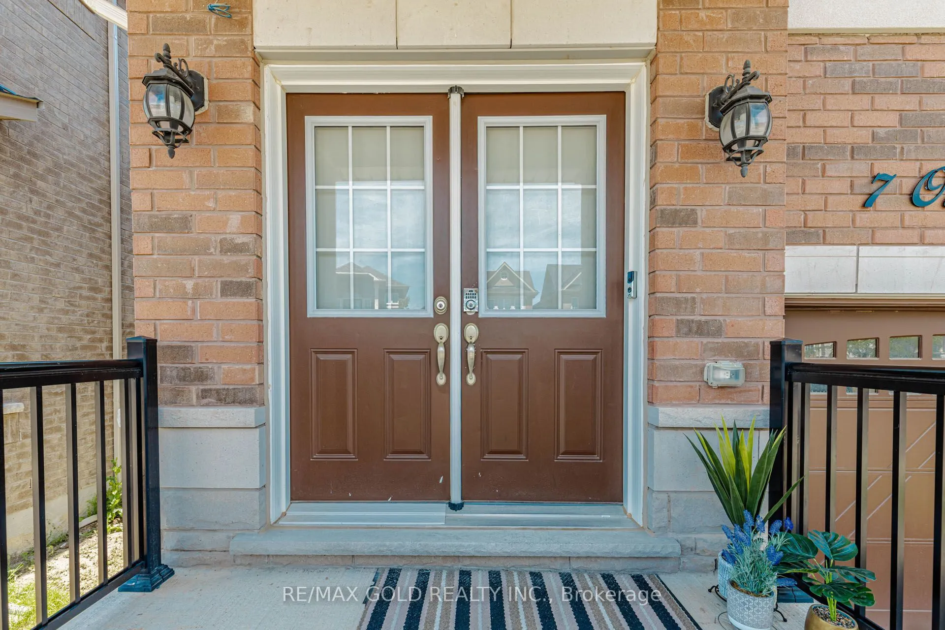7 Overstone Road