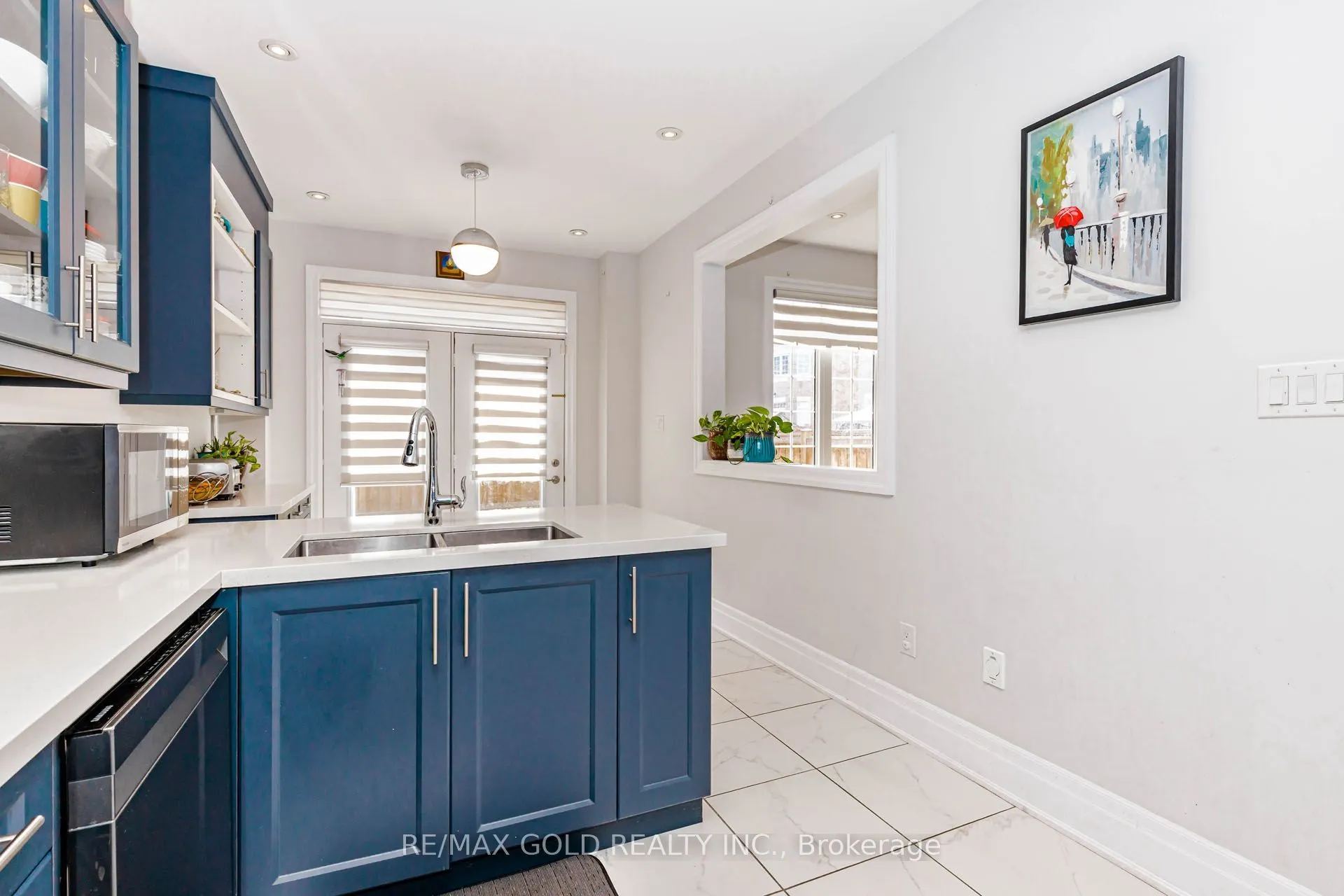 7 Overstone Road