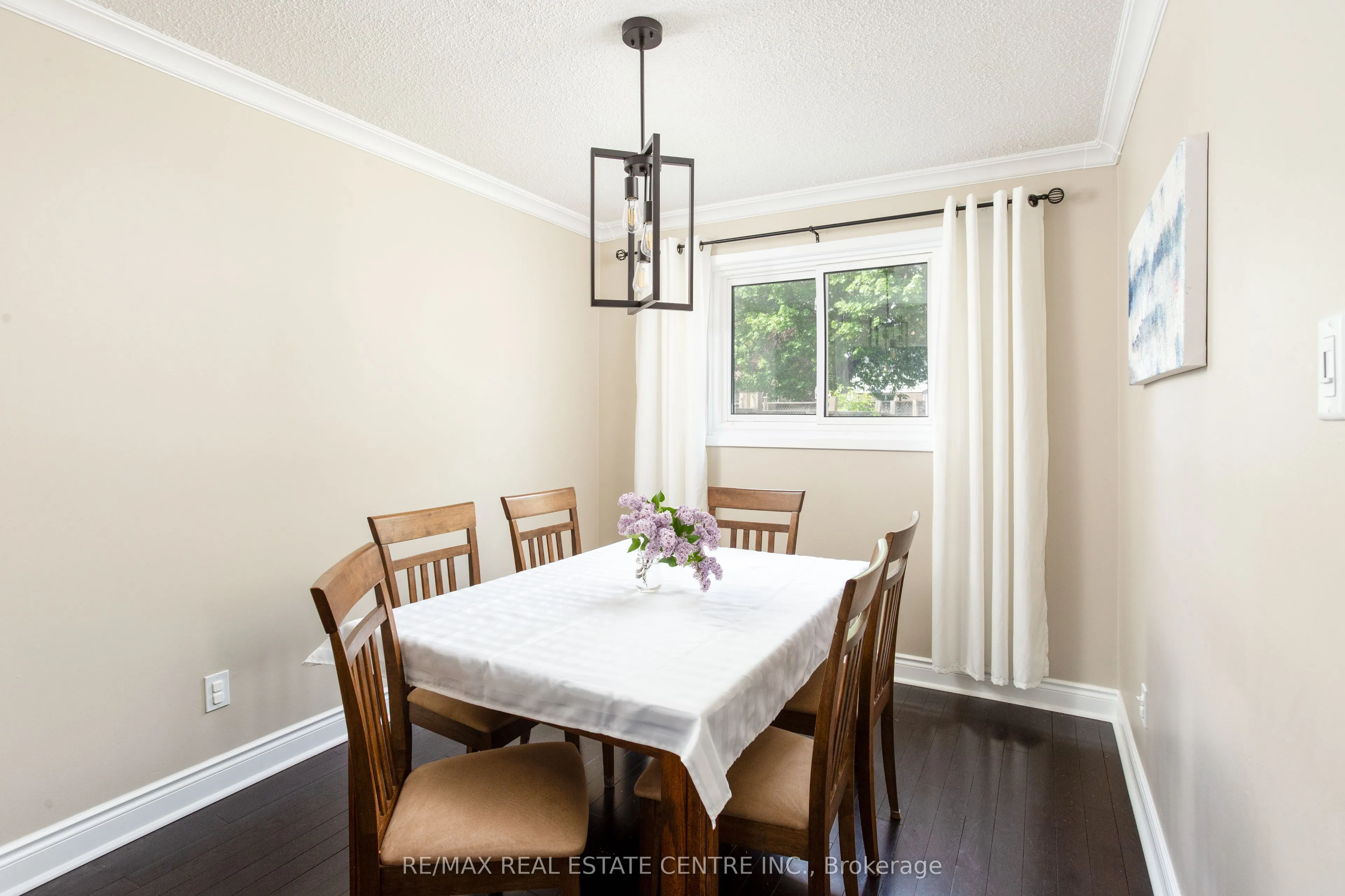 289 Archdekin Drive