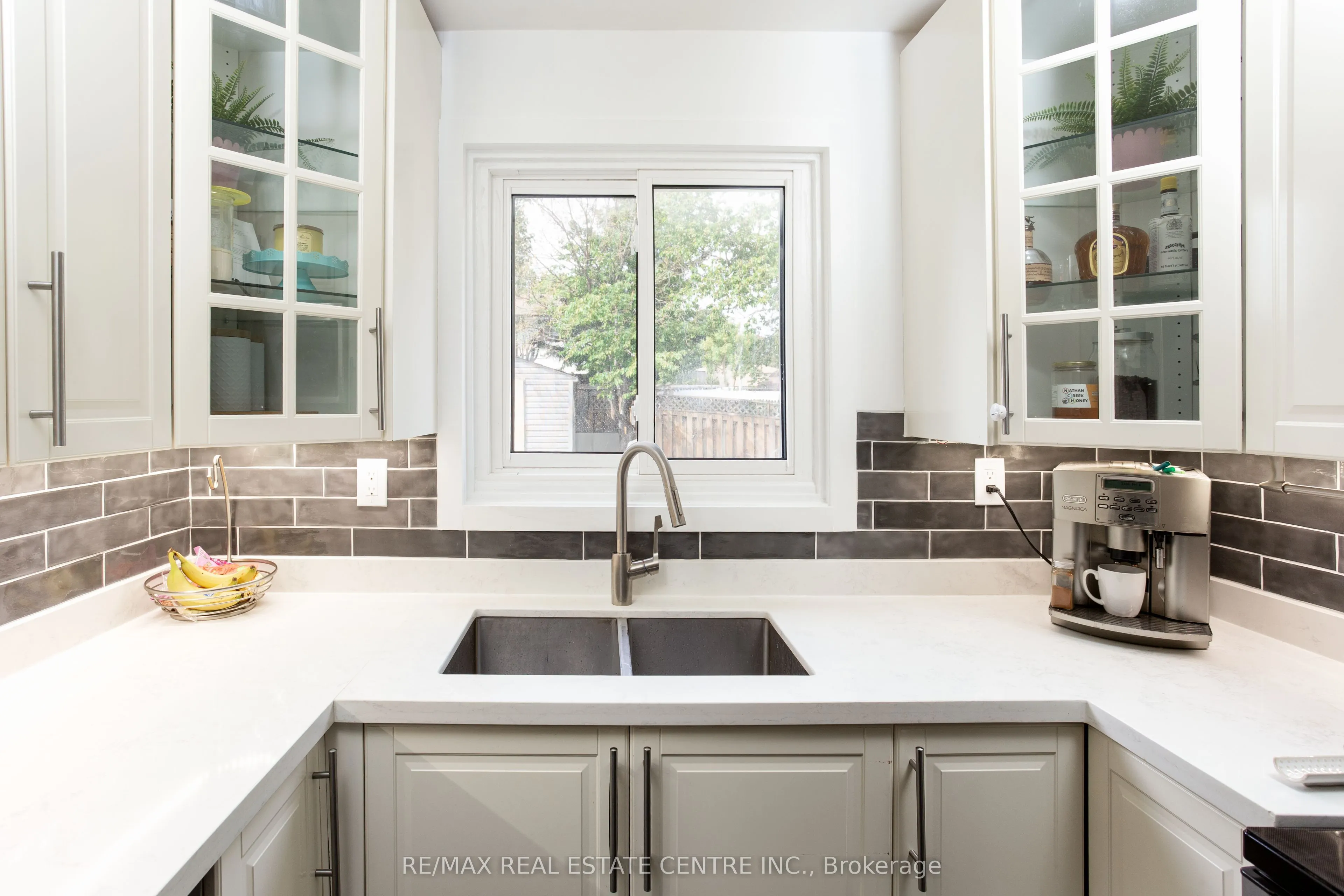 289 Archdekin Drive