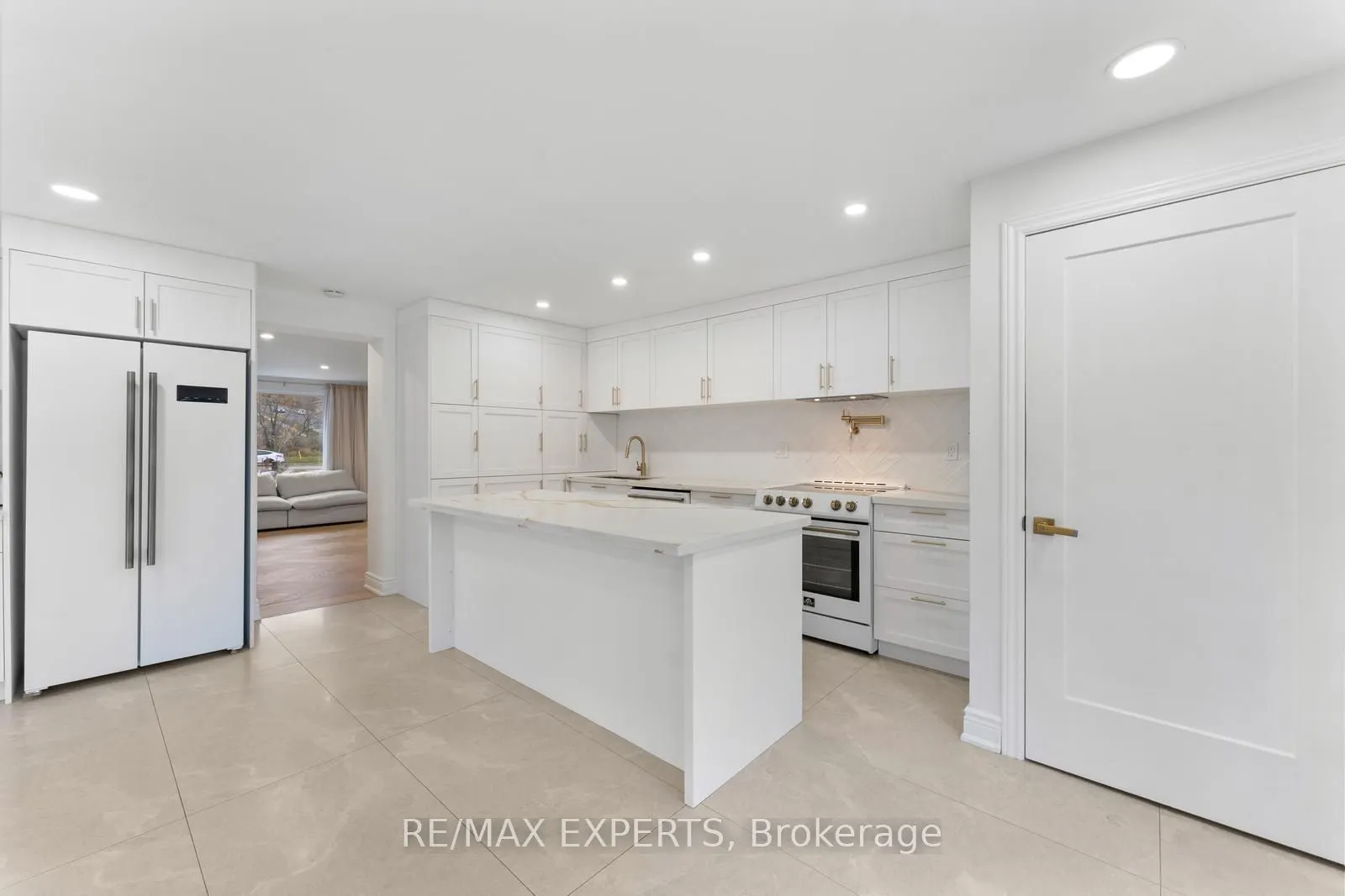 142 King Street E