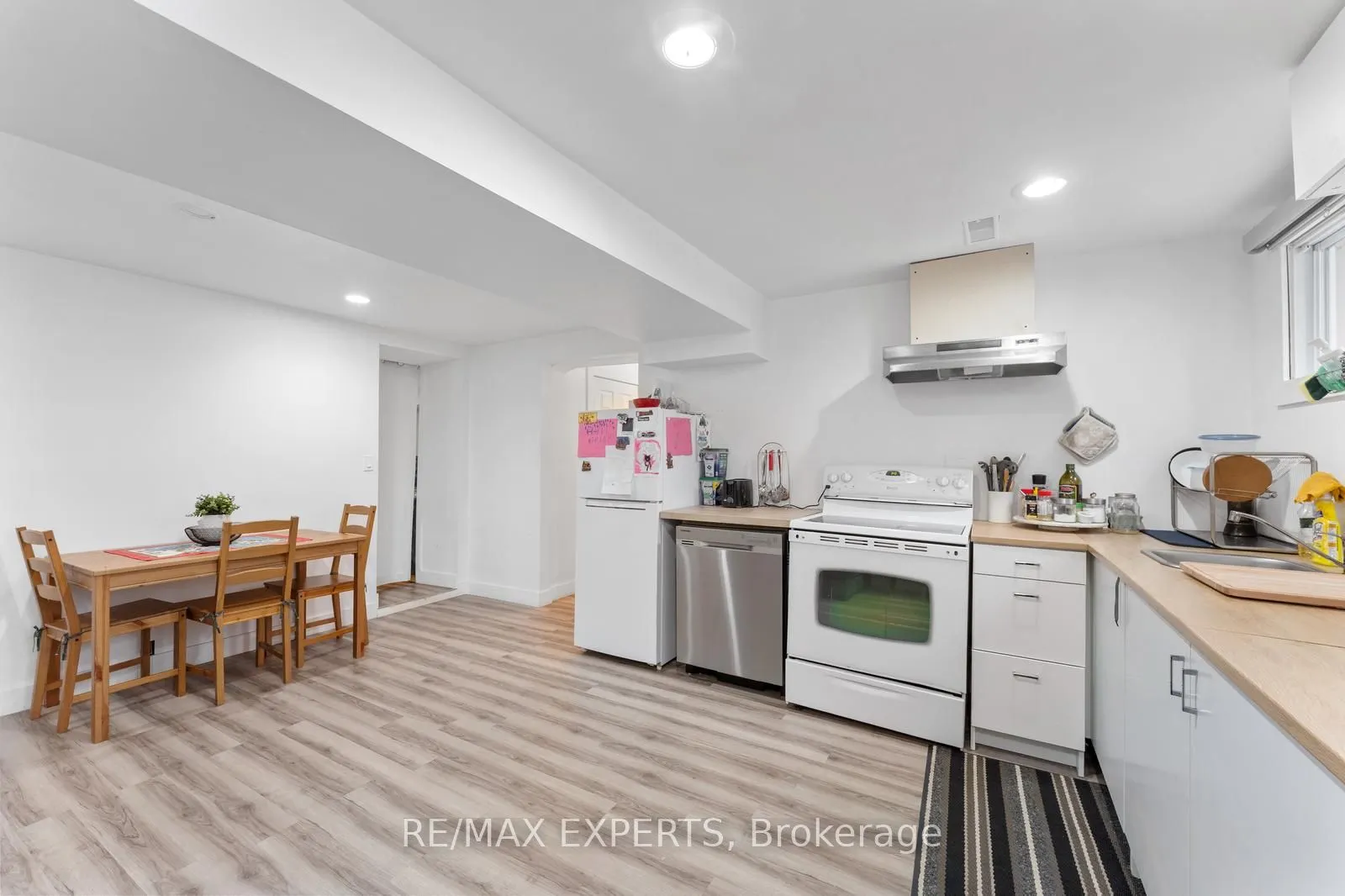 142 King Street E