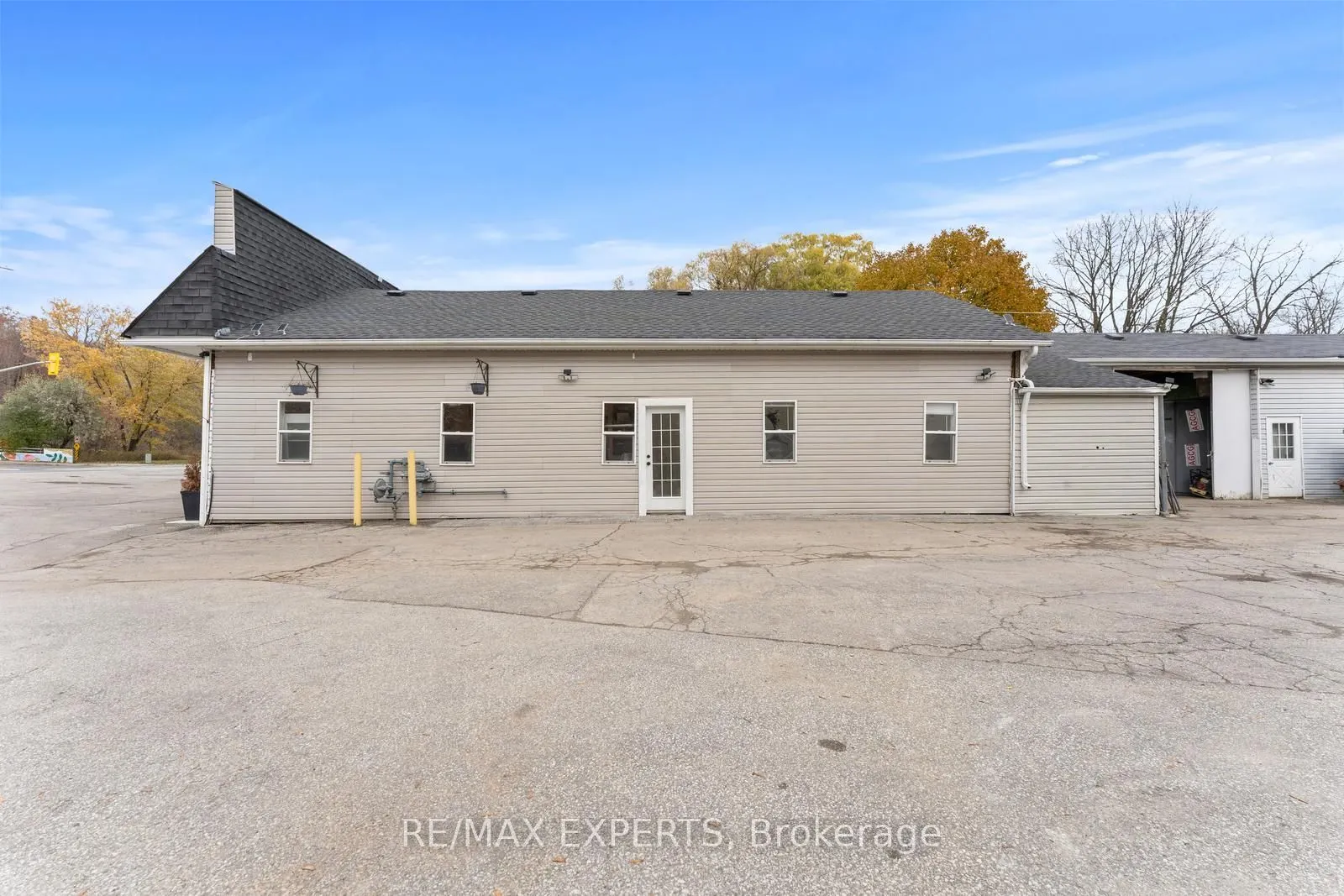 142 King Street E