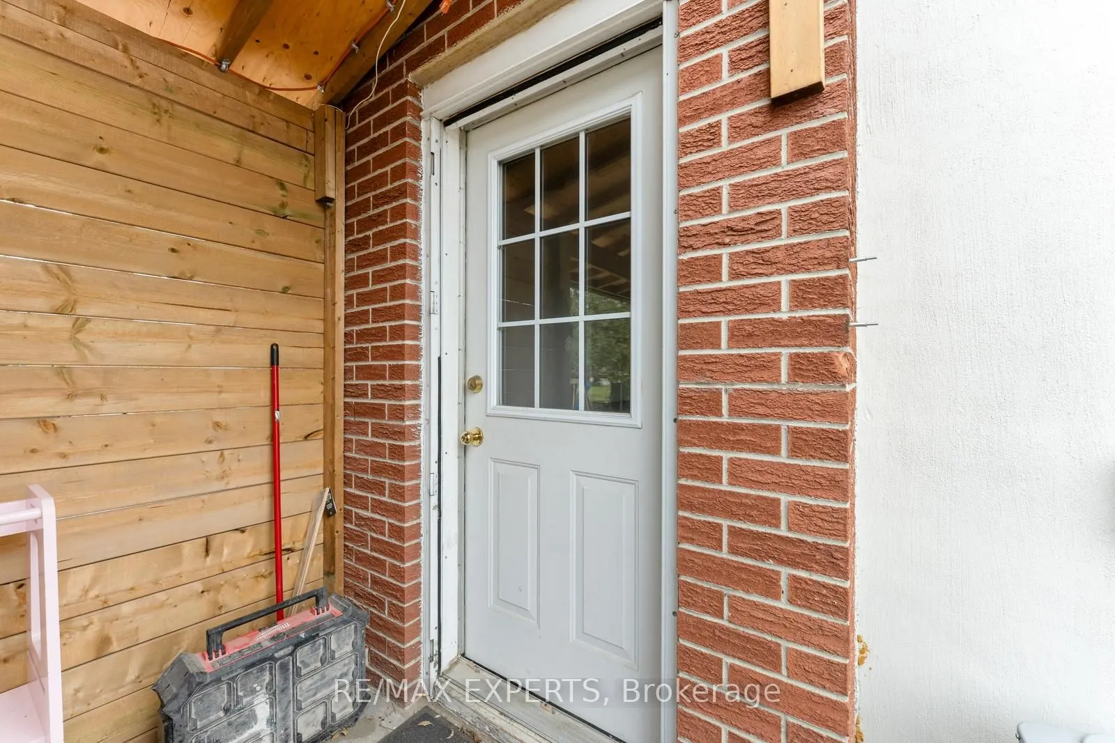 142 King Street E