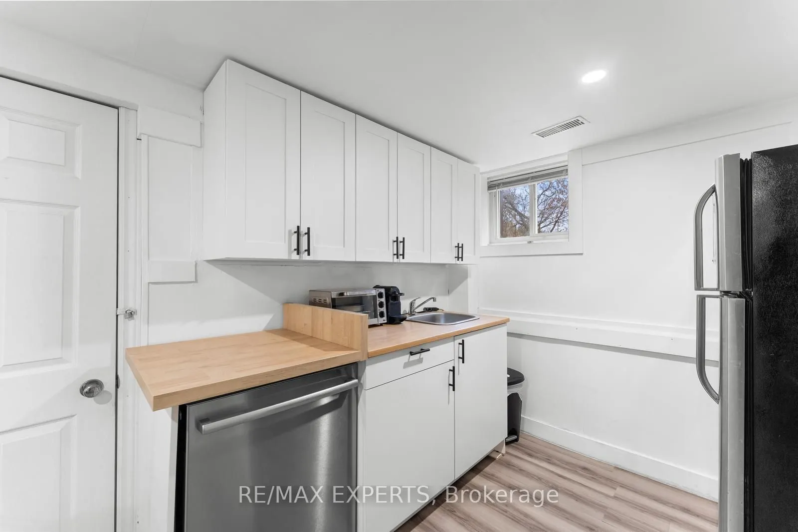 142 King Street E